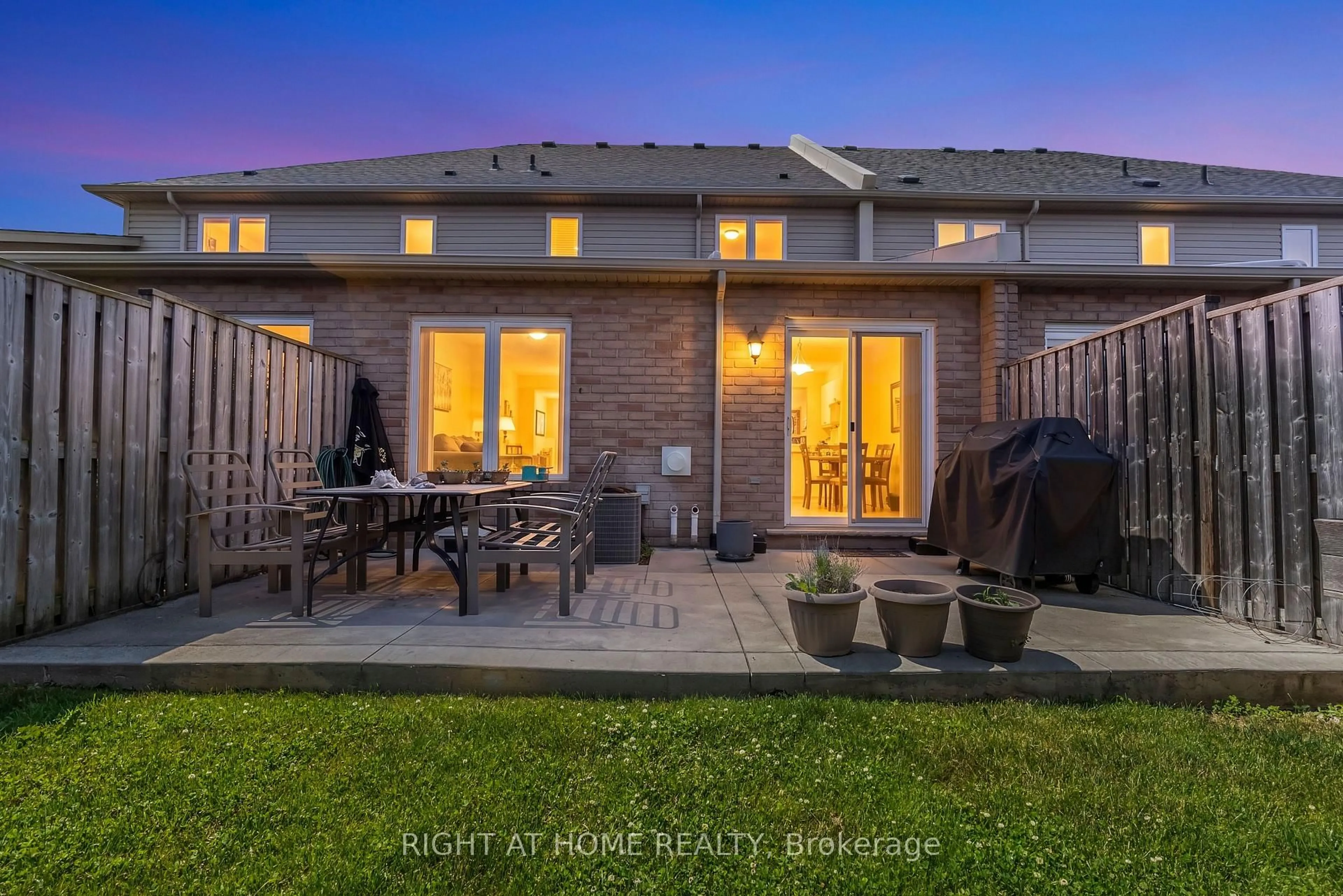 Patio, street for 9 Periwinkle Dr, Hamilton Ontario L0R 1P0