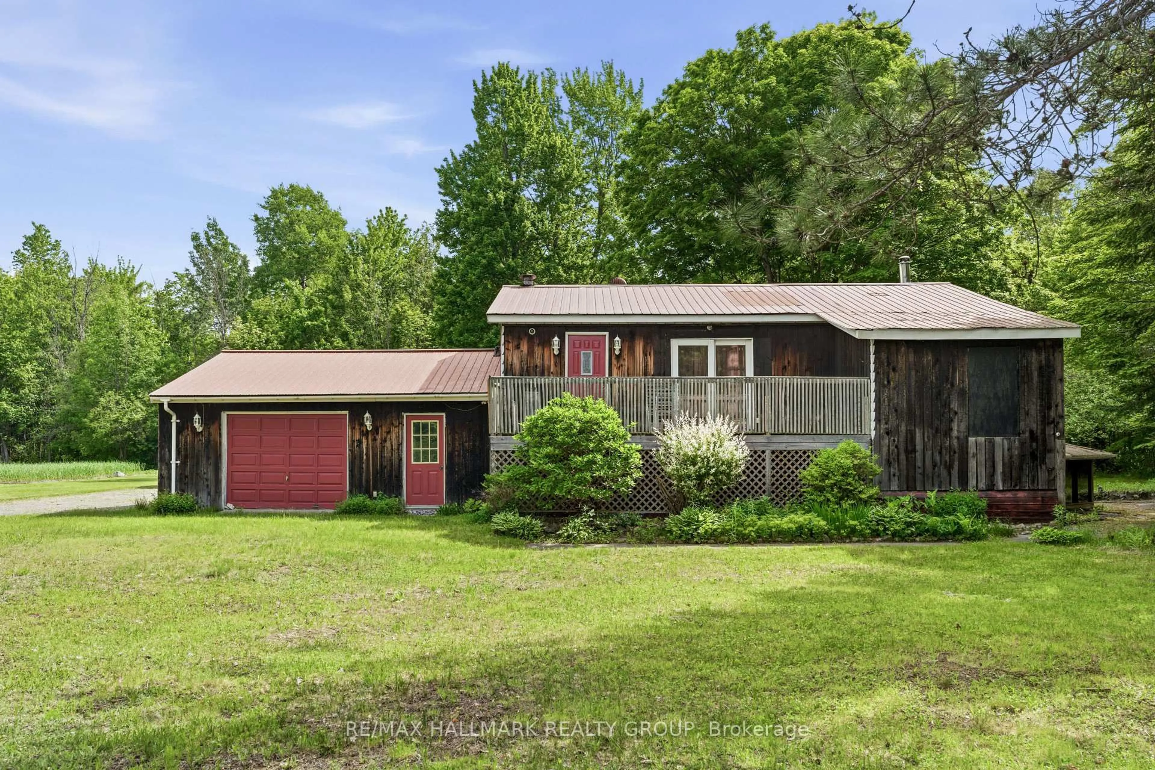 Home with vinyl exterior material, unknown for 5065 County Rd 44 Rd, Edwardsburgh/Cardinal Ontario K0E 1X0