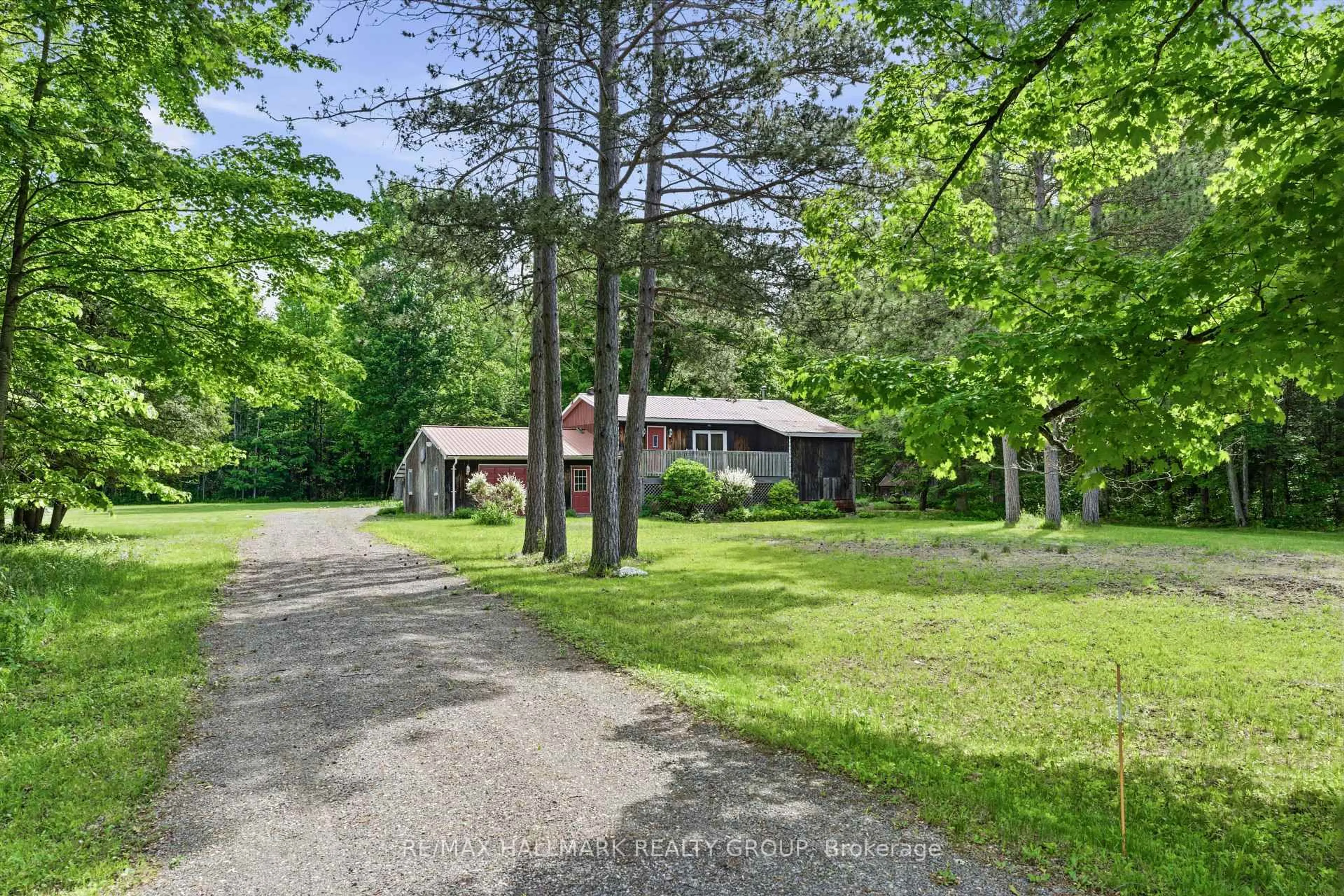 A pic from outside/outdoor area/front of a property/back of a property/a pic from drone, unknown for 5065 County Rd 44 Rd, Edwardsburgh/Cardinal Ontario K0E 1X0