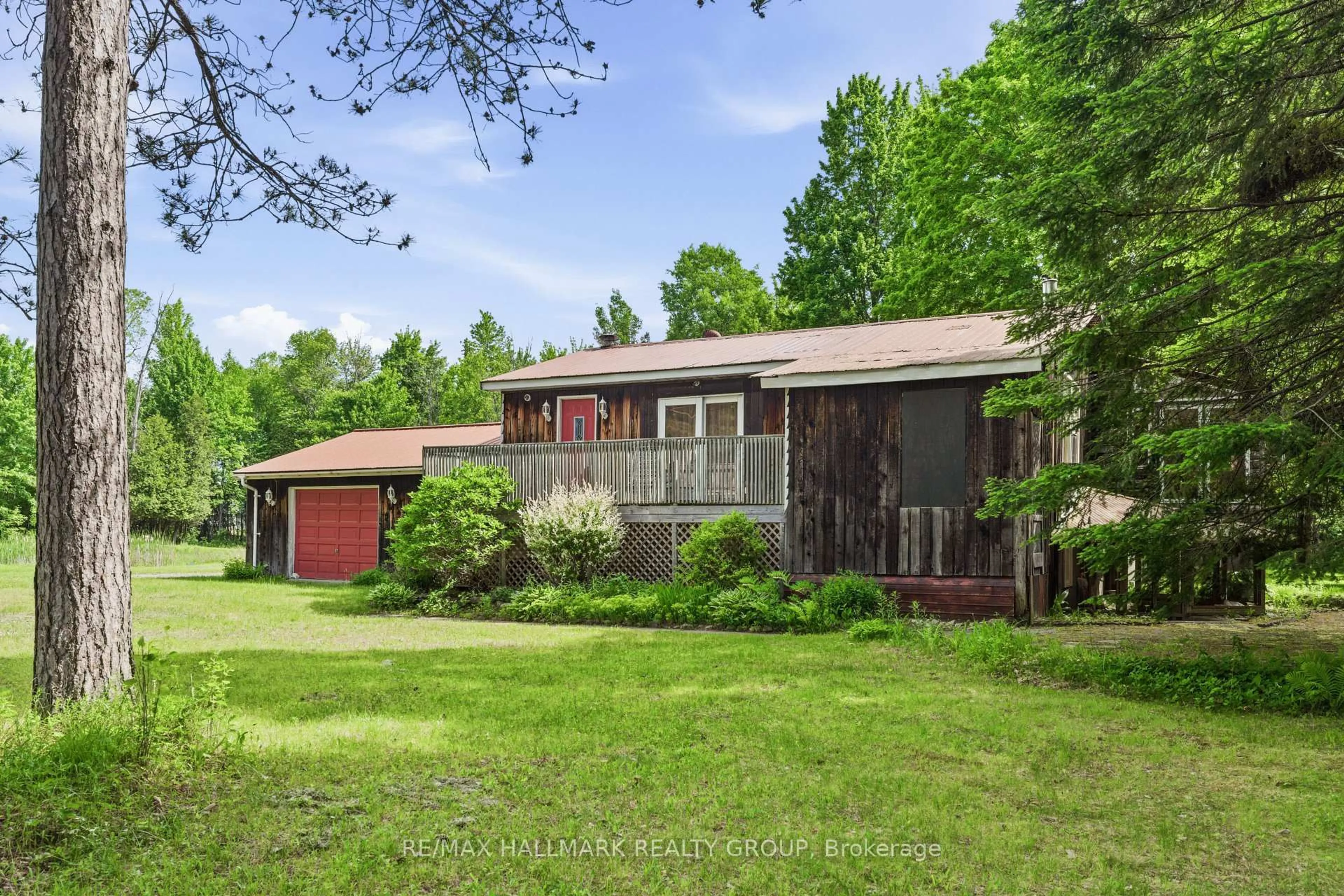 A pic from outside/outdoor area/front of a property/back of a property/a pic from drone, unknown for 5065 County Rd 44 Rd, Edwardsburgh/Cardinal Ontario K0E 1X0
