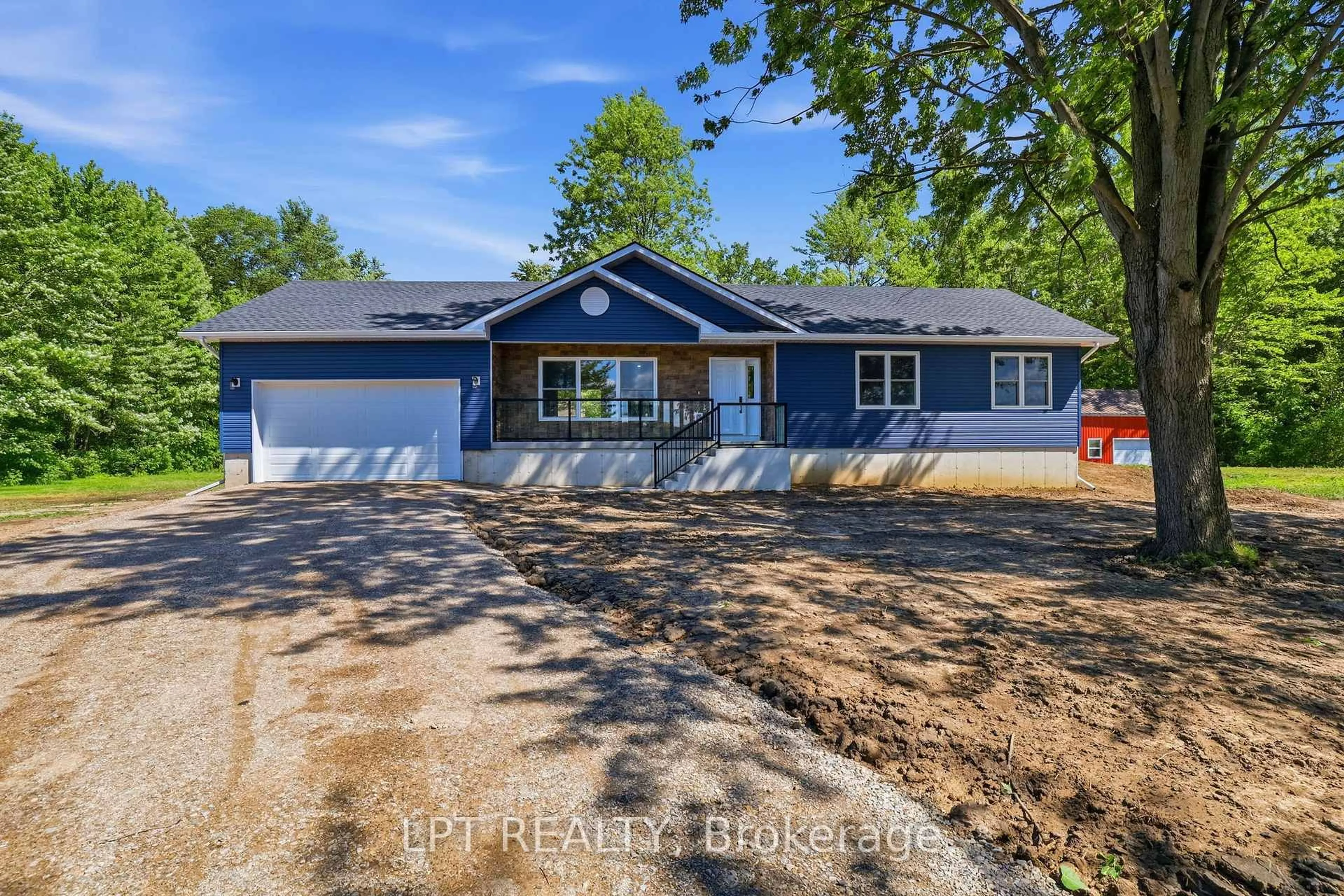 A pic from outside/outdoor area/front of a property/back of a property/a pic from drone, street for 2523 Trillium Dr, Southwest Middlesex Ontario N0L 2N0