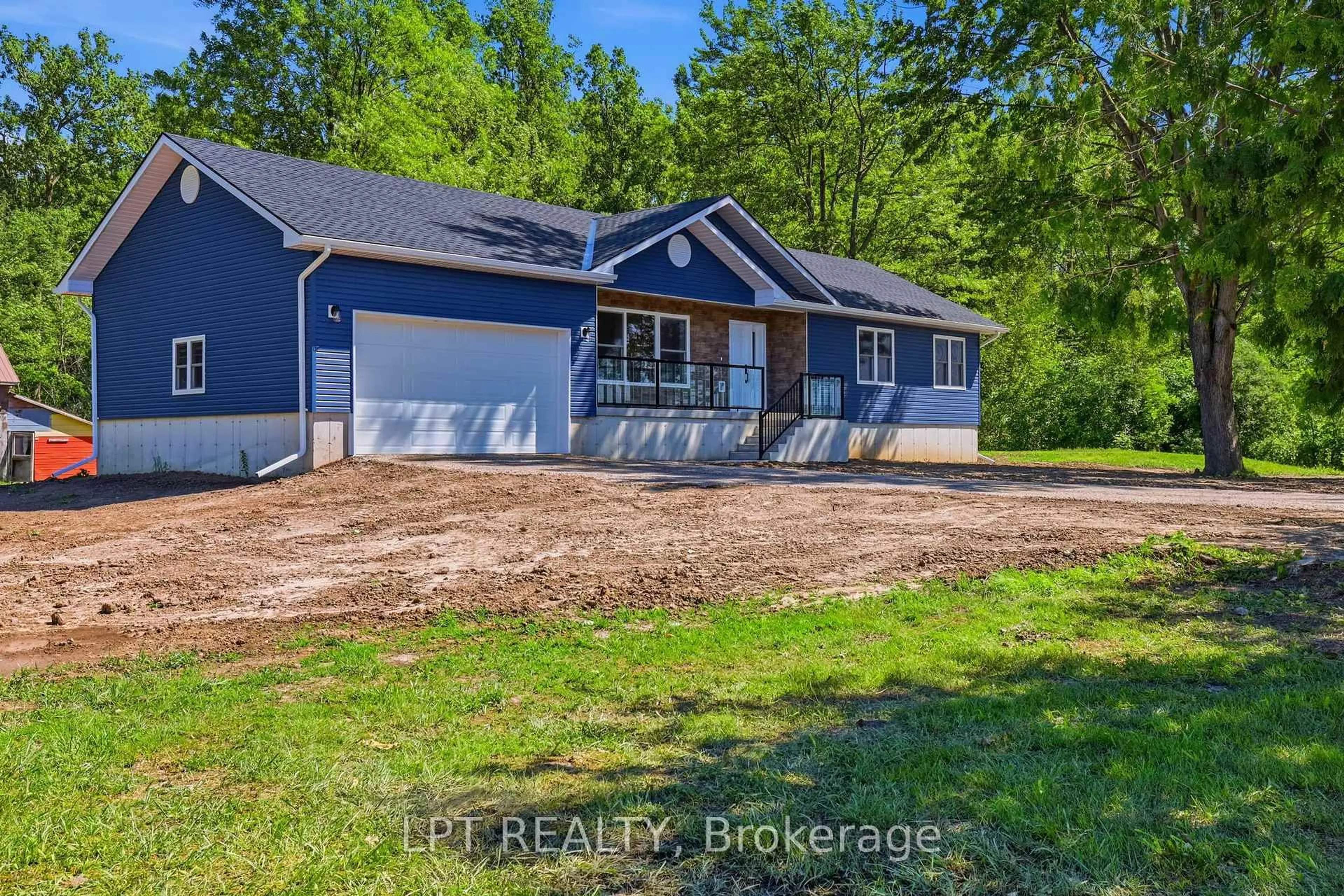 A pic from outside/outdoor area/front of a property/back of a property/a pic from drone, unknown for 2523 Trillium Dr, Southwest Middlesex Ontario N0L 2N0
