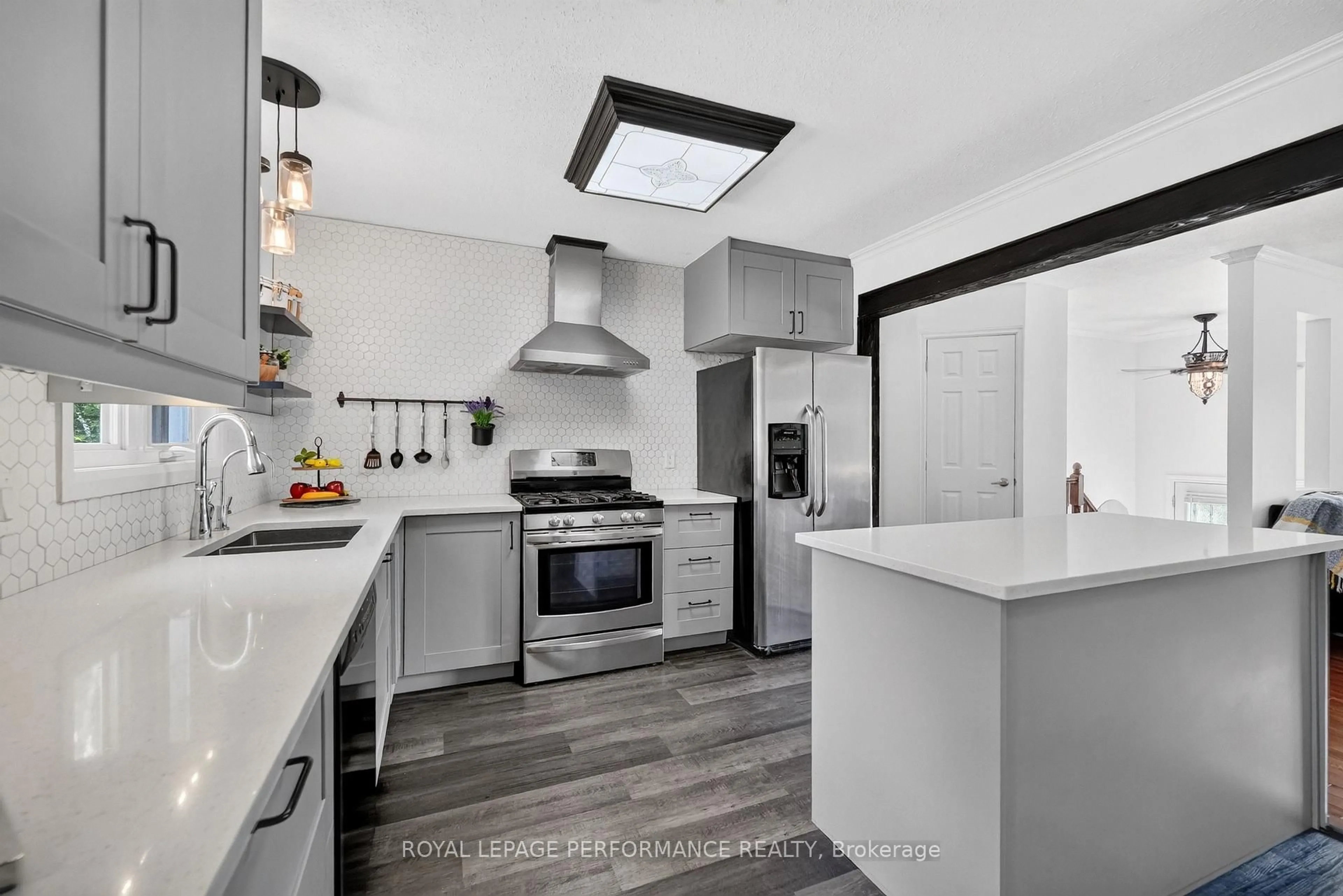 Contemporary kitchen, ceramic/tile floor for 1133 Hickory St, Clarence-Rockland Ontario K4K 1K9