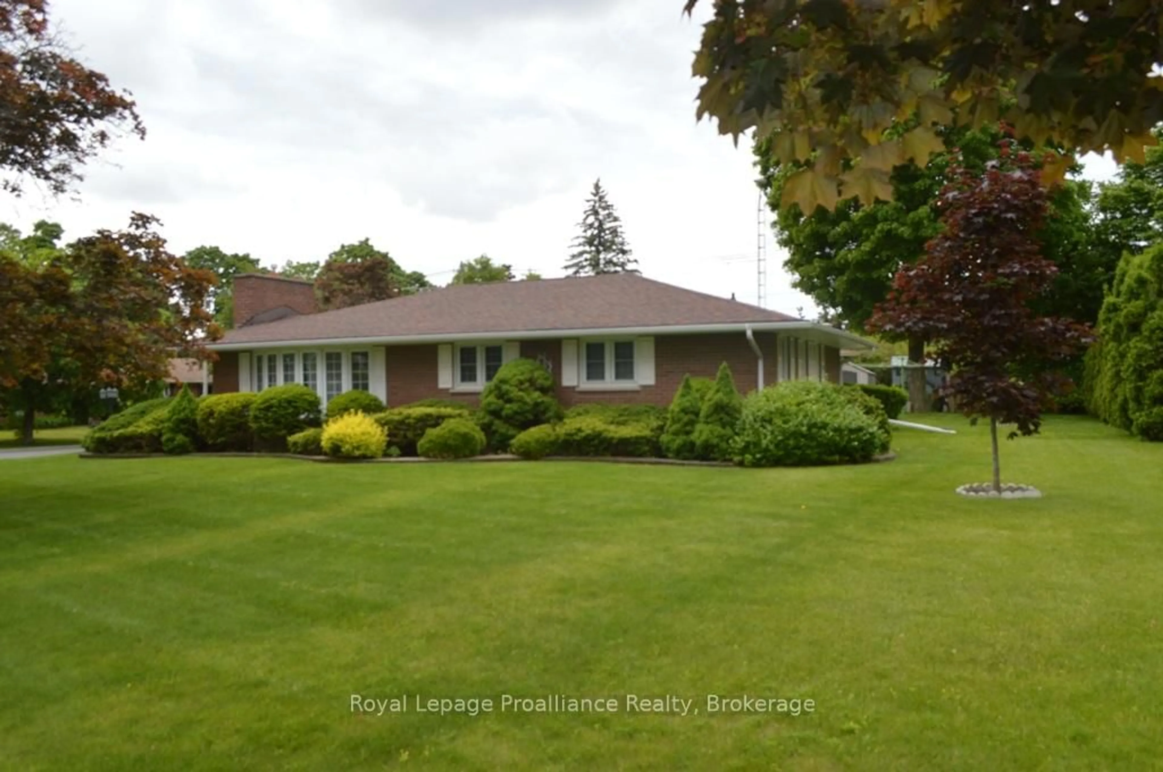 A pic from outside/outdoor area/front of a property/back of a property/a pic from drone, unknown for 9 Parkview Hts, Quinte West Ontario K8V 5L9