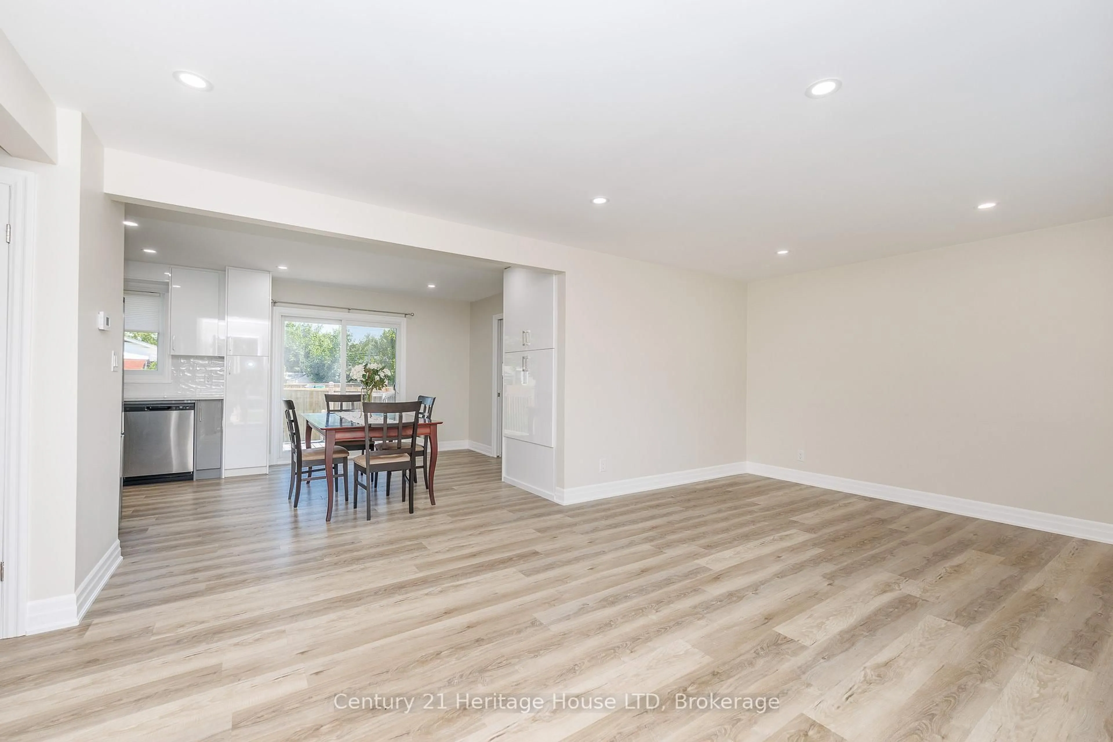 Unknown for 37 Coronation Blvd, St. Catharines Ontario L2S 2V2