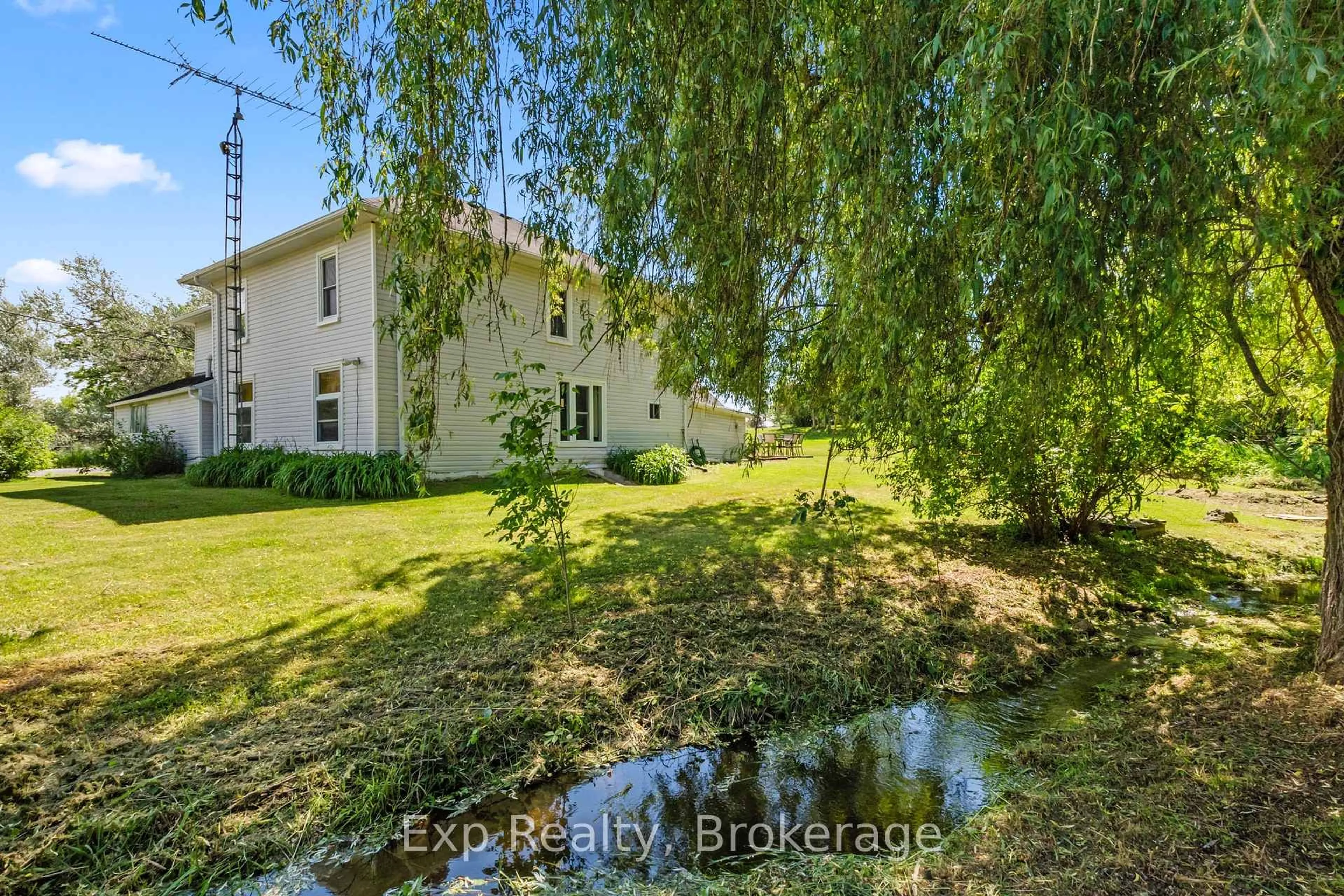 A pic from outside/outdoor area/front of a property/back of a property/a pic from drone, unknown for 23 Pauley Rd, Mountain Grove Ontario K0K 2E0