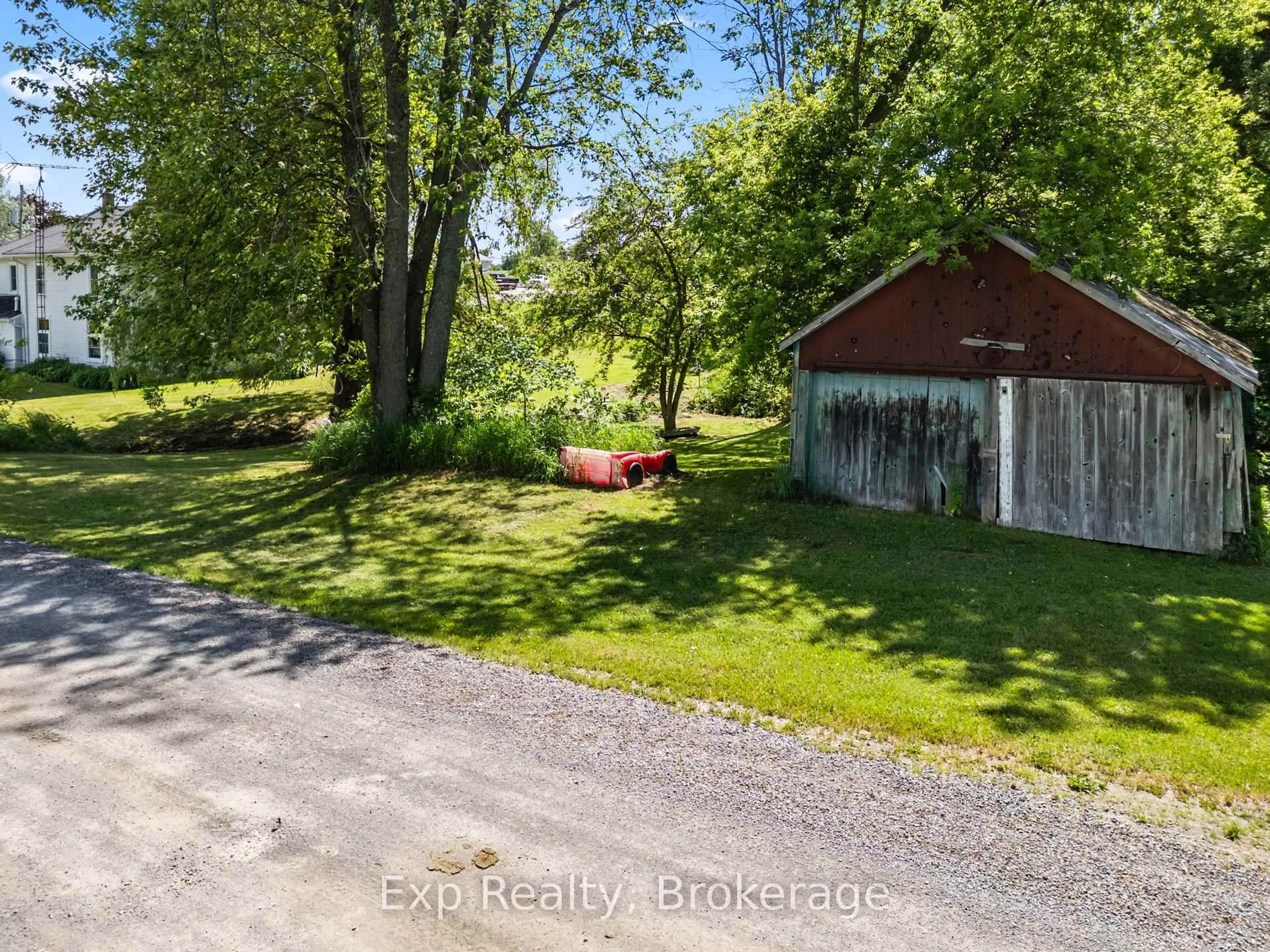 A pic from outside/outdoor area/front of a property/back of a property/a pic from drone, street for 23 Pauley Rd, Mountain Grove Ontario K0K 2E0