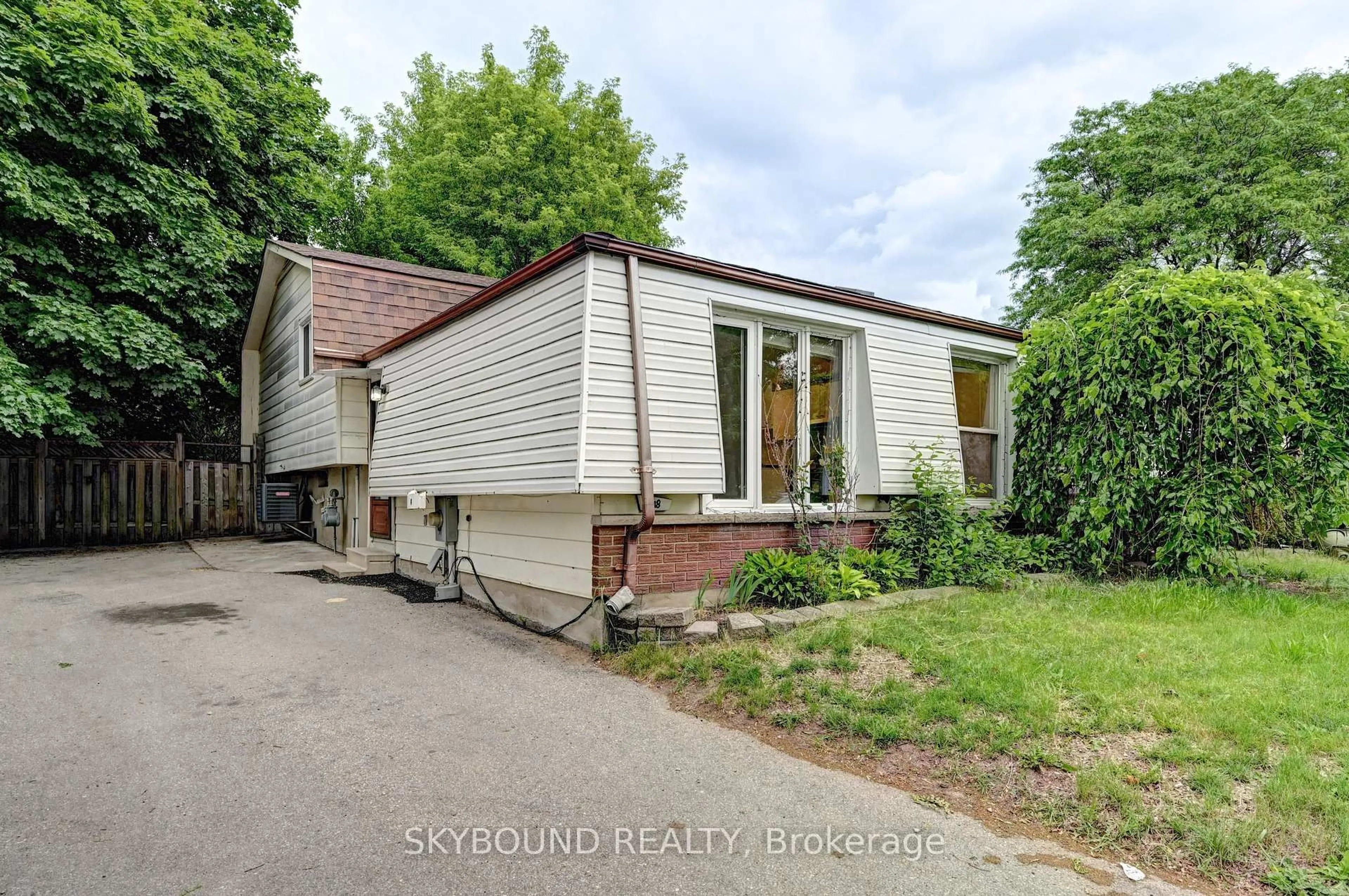 Unknown for 48 Cluthe Cres, Kitchener Ontario N2P 1M8