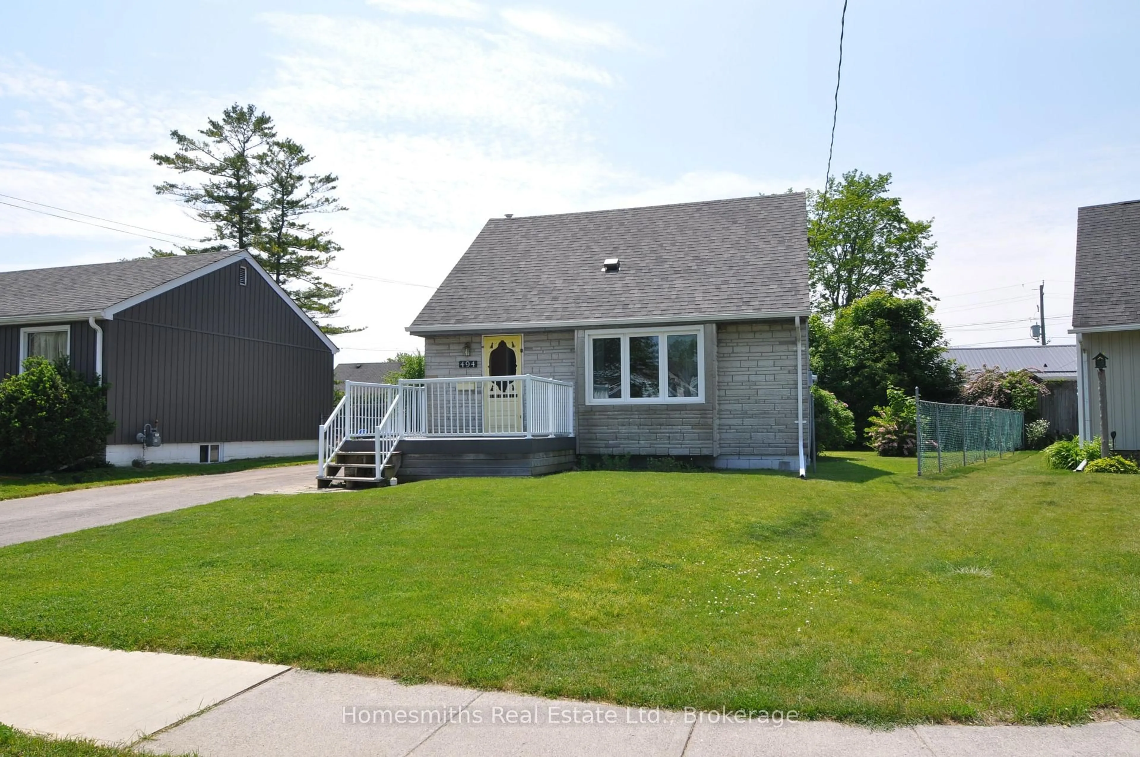 Home with vinyl exterior material, street for 494 Harden Cres, Cobourg Ontario K9A 1Z9