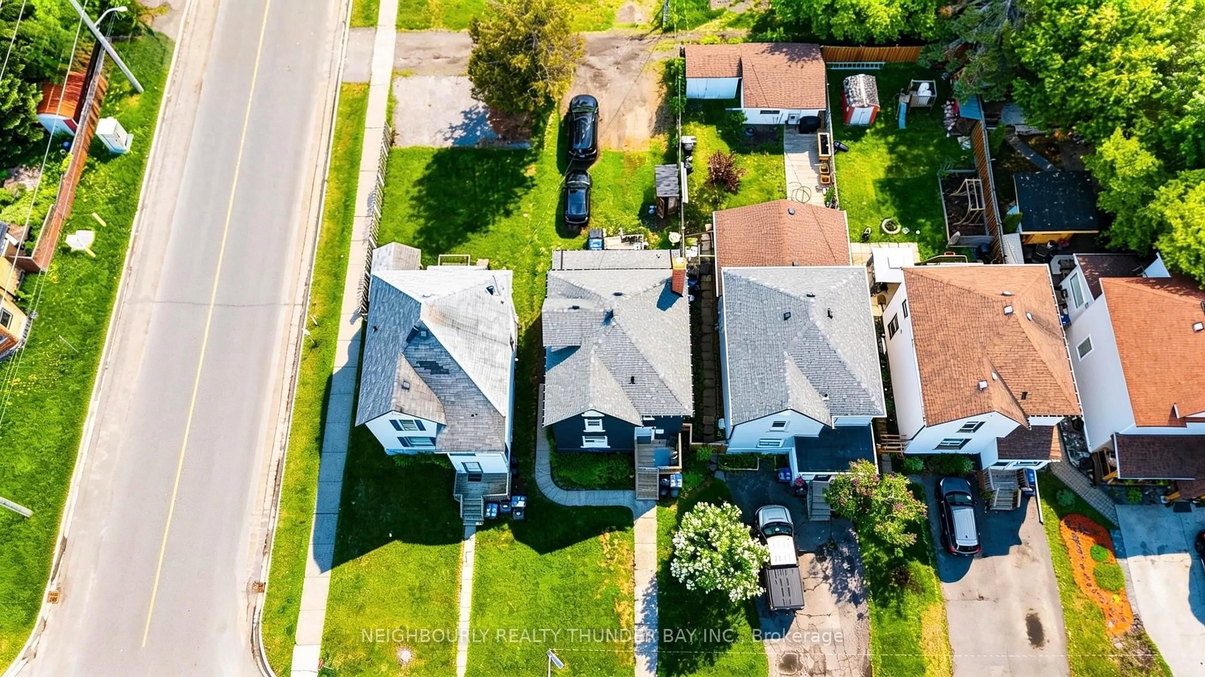 A pic from outside/outdoor area/front of a property/back of a property/a pic from drone, street for 205 Marks St, Thunder Bay Ontario P7C 4E9
