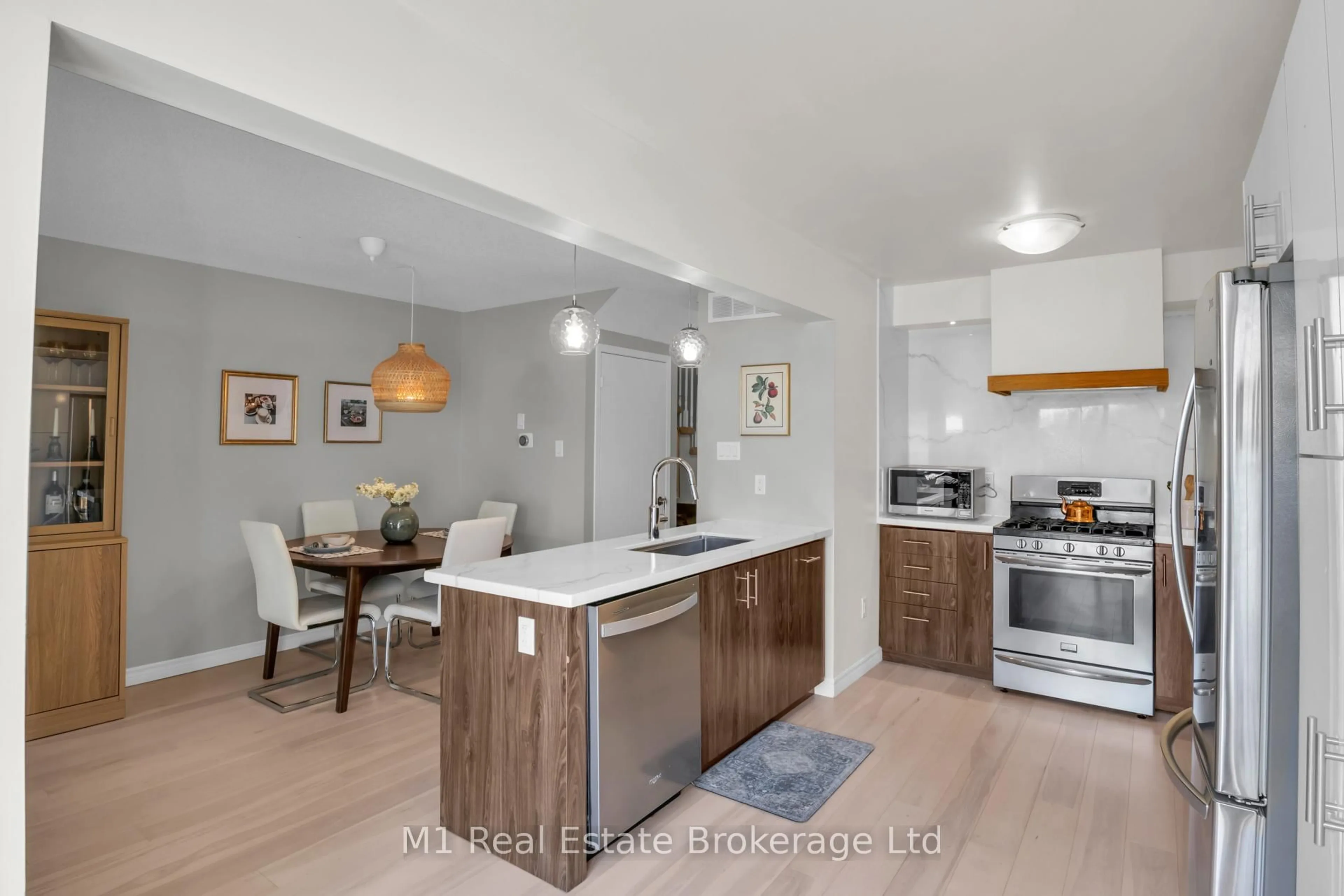 Open concept kitchen, unknown for 39 Ptarmigan Dr #5, Guelph Ontario N1C 1E8