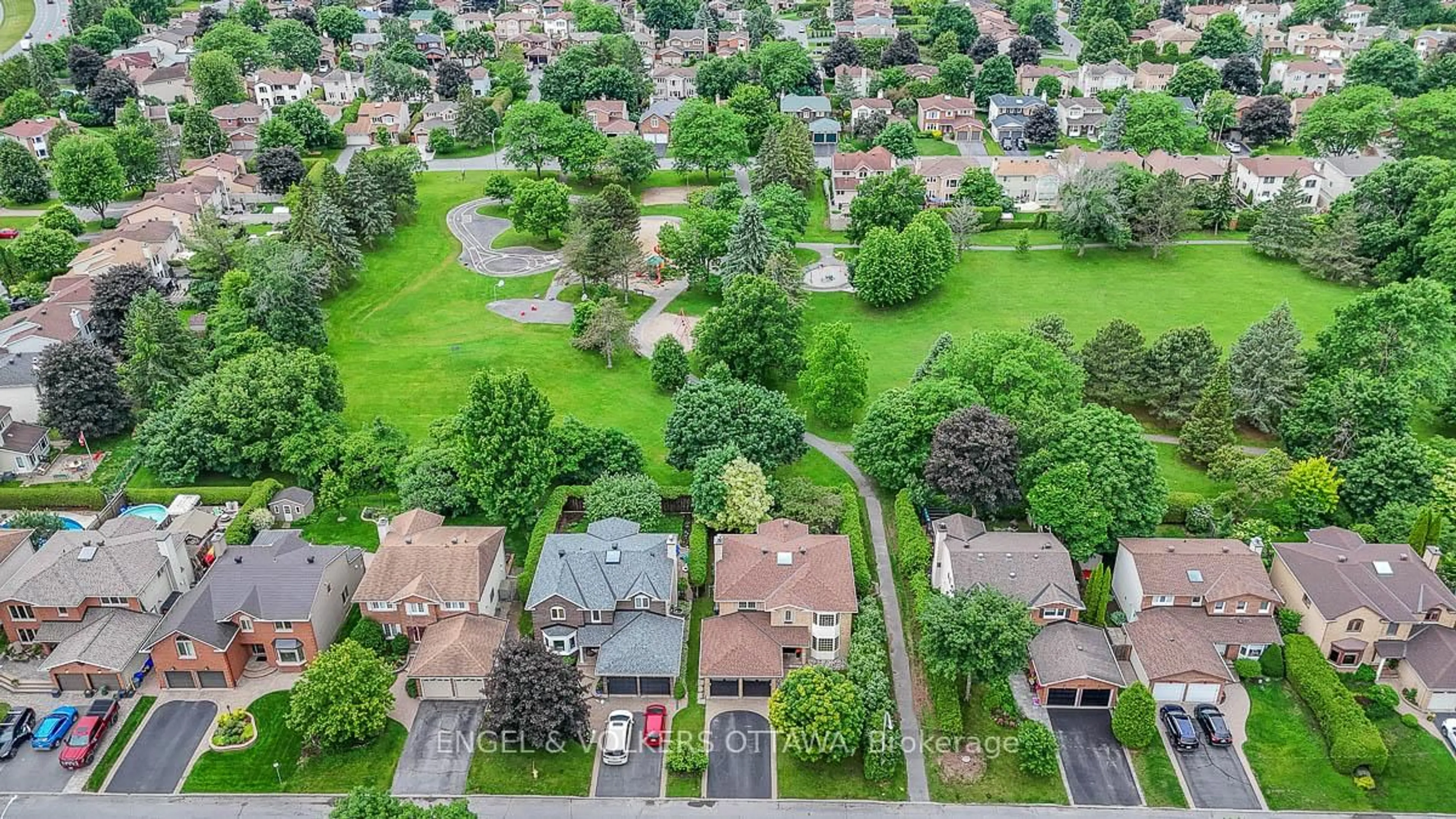 A pic from outside/outdoor area/front of a property/back of a property/a pic from drone, street for 1965 Du Clairvaux Rd, Orleans Ontario K1C 6B2