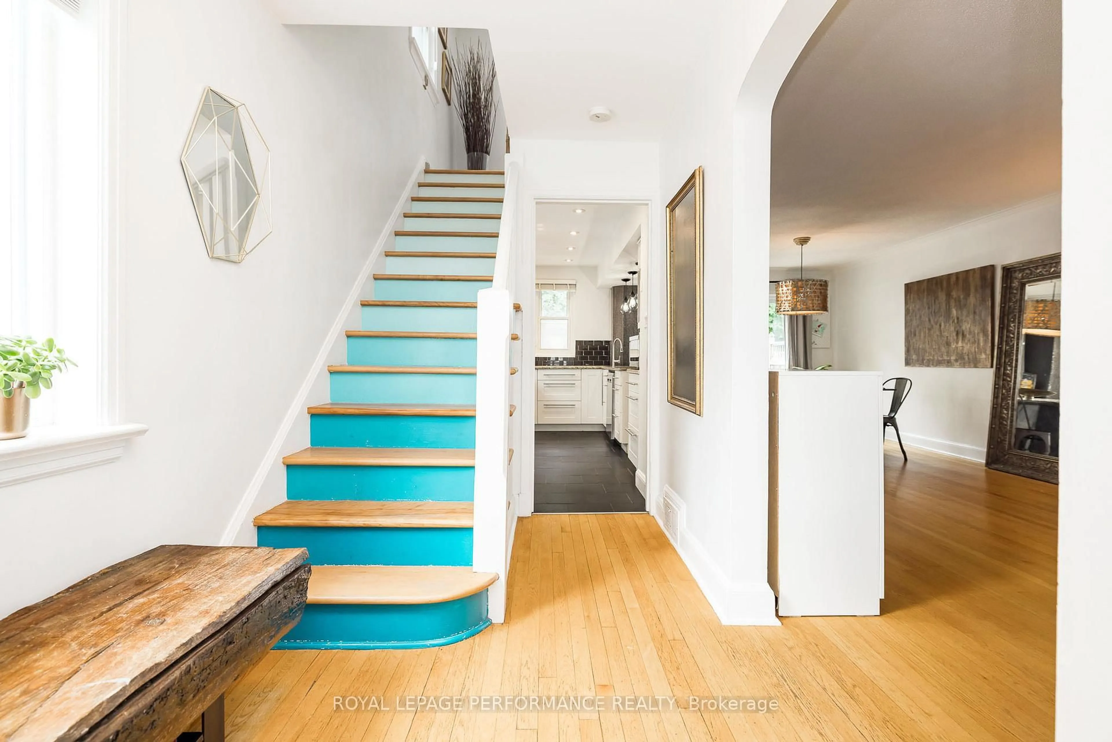 Stairs for 571 Churchill Ave, Ottawa Ontario K1Z 5E6