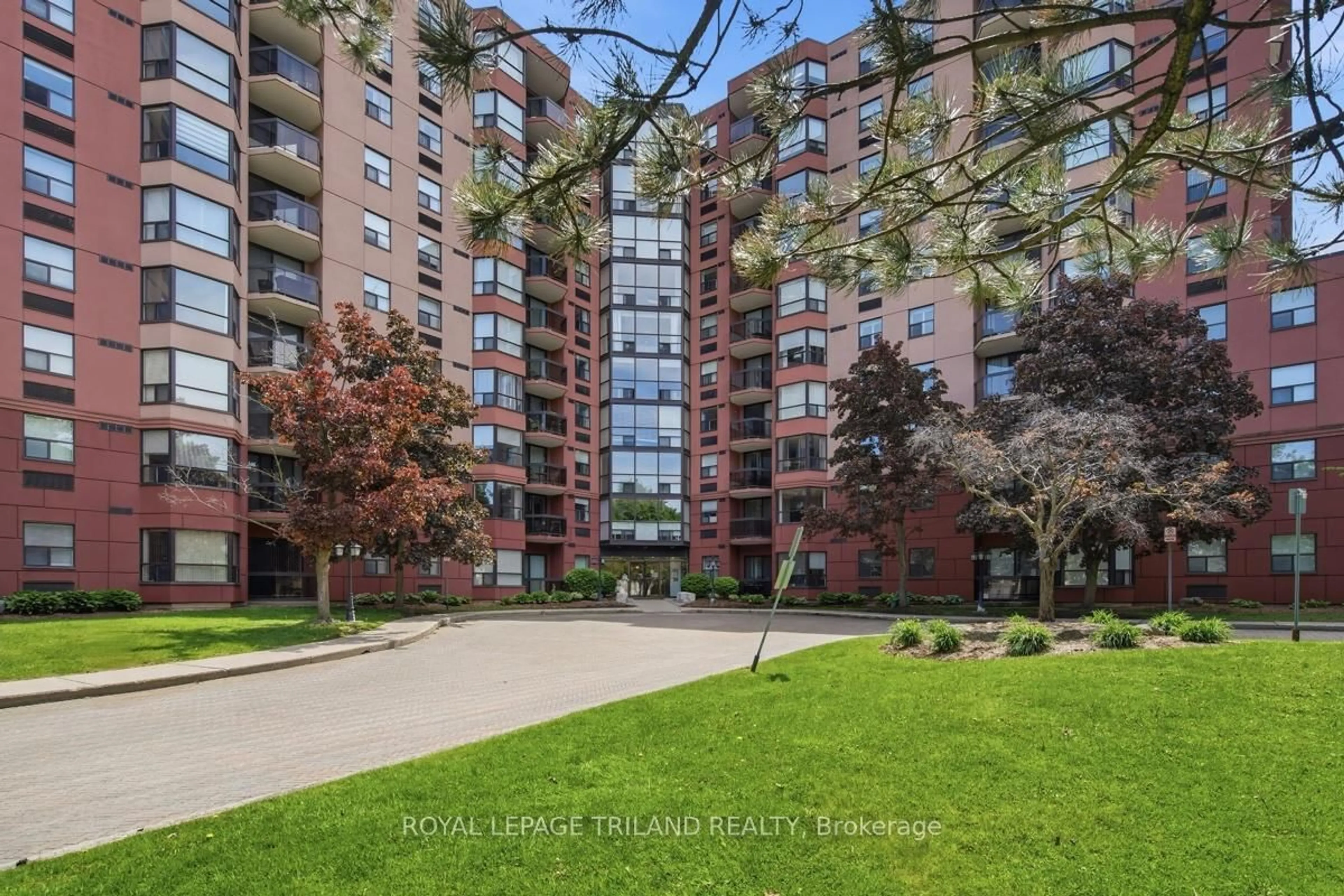 Unknown for 600 Talbot St #308, London East Ontario N6A 5L9