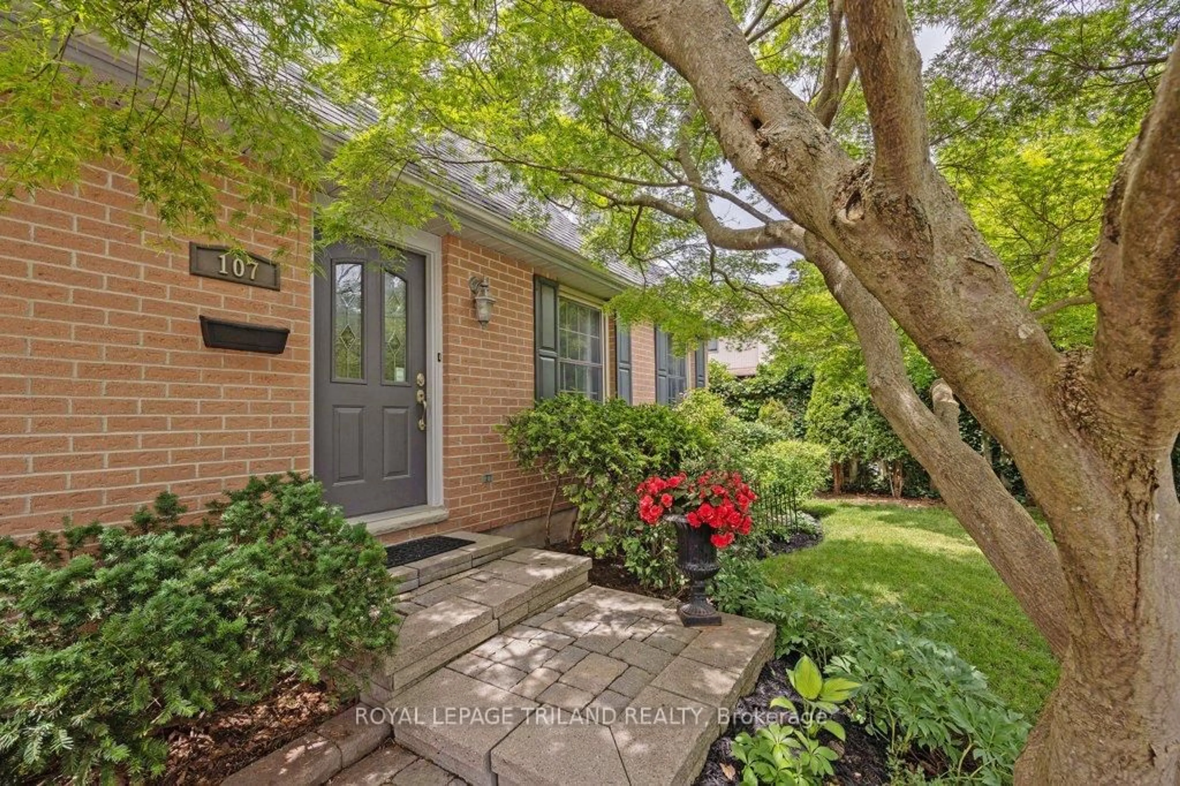 Unknown for 107 Golfdale Pl, London South Ontario N6C 5S3