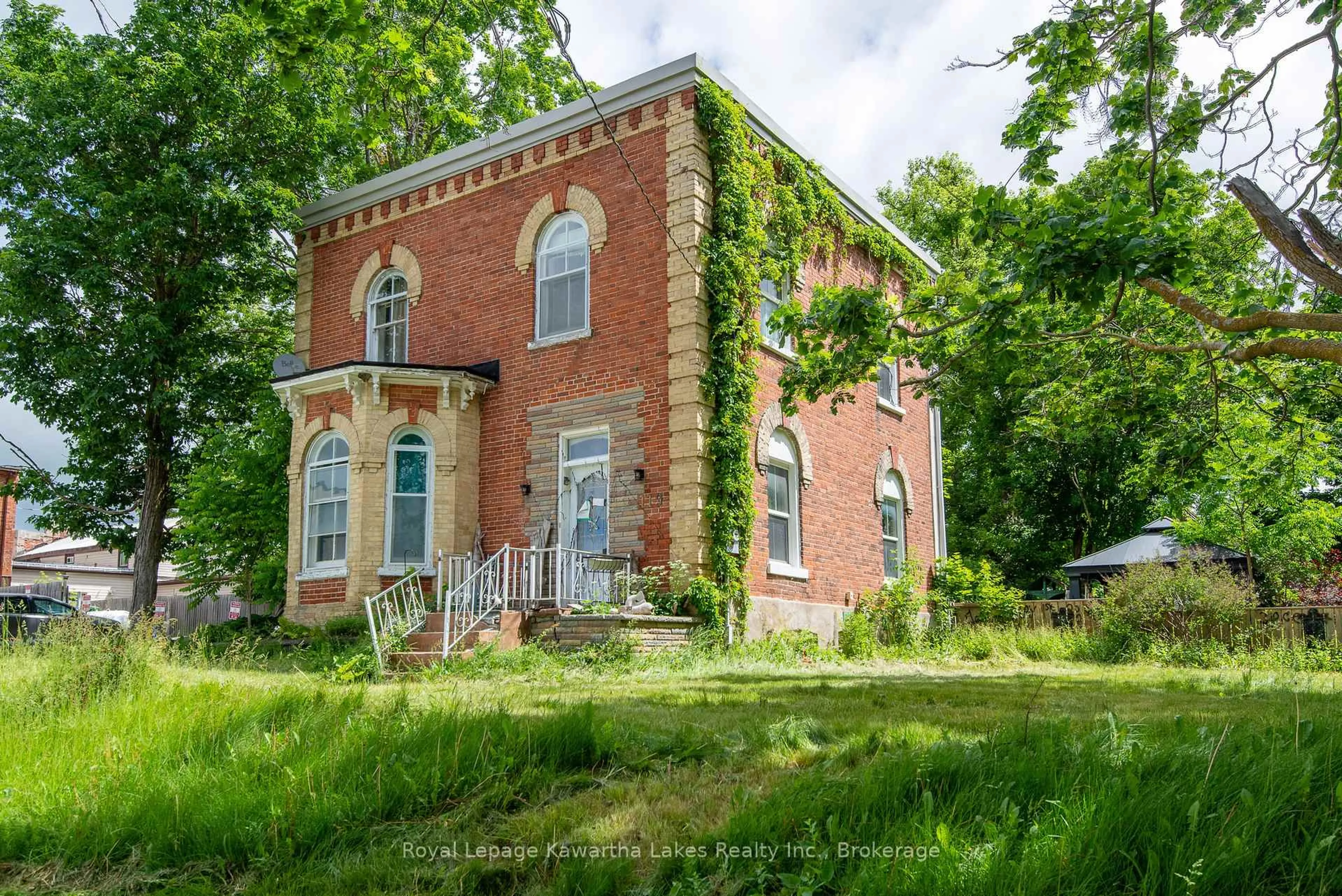 Home with brick exterior material, building for 119 Agnes St, Kawartha Lakes Ontario K0M 2T0