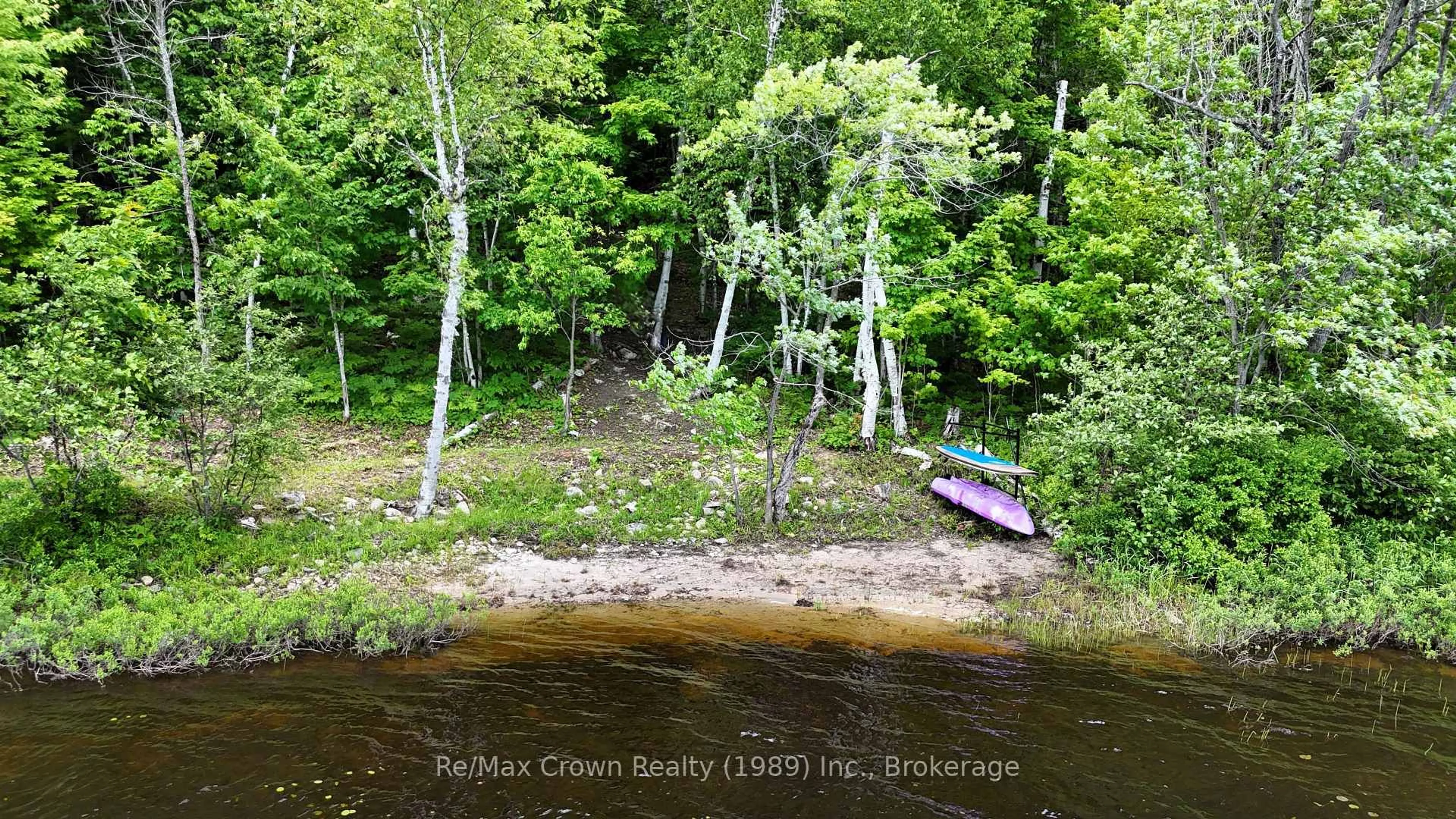 Blurry image for 1052 Limberlost Point Rd, Parry Sound Remote Area Ontario P0H 2R0