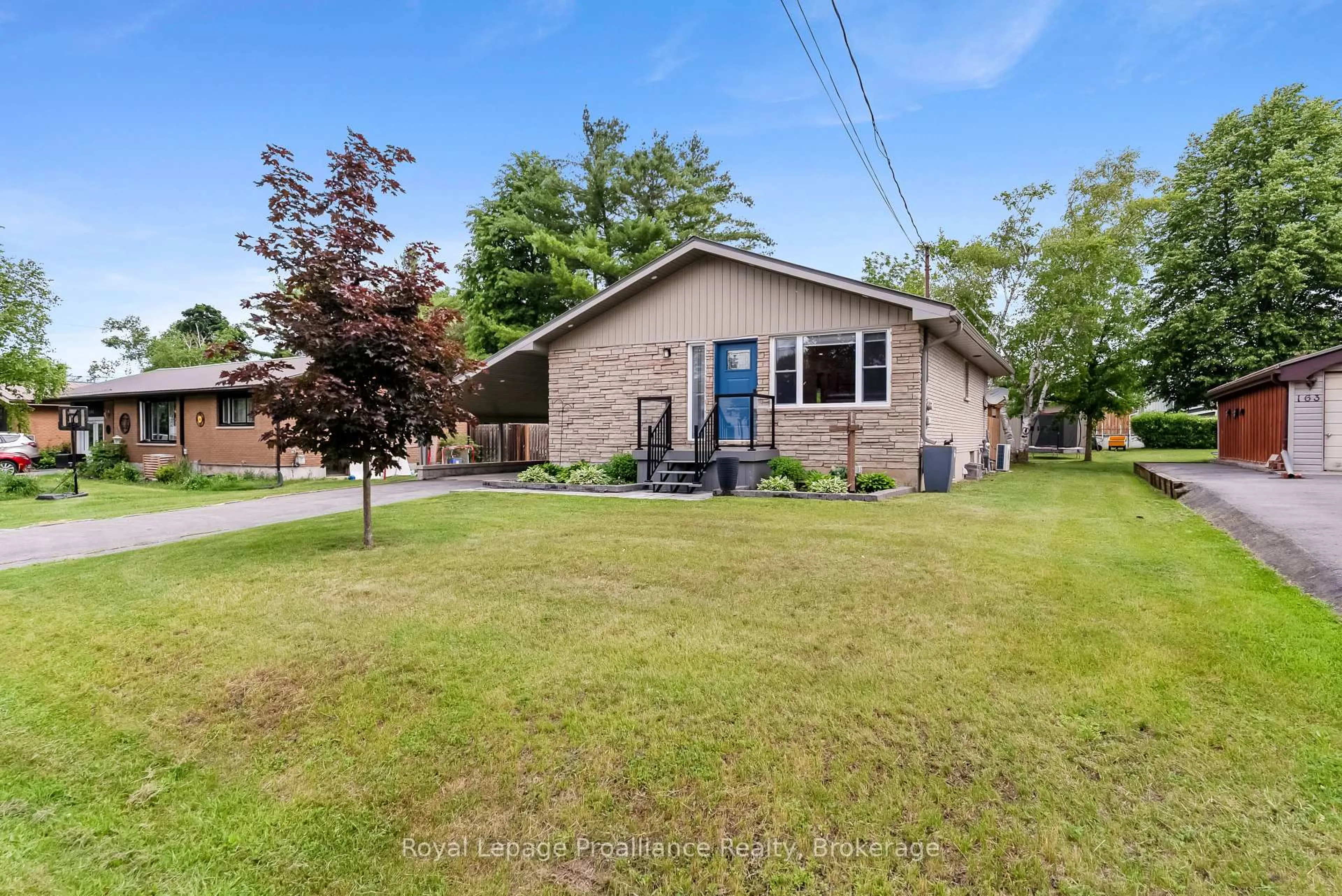 A pic from outside/outdoor area/front of a property/back of a property/a pic from drone, street for 161 Holly Dr, Stirling Ontario K0K 3E0