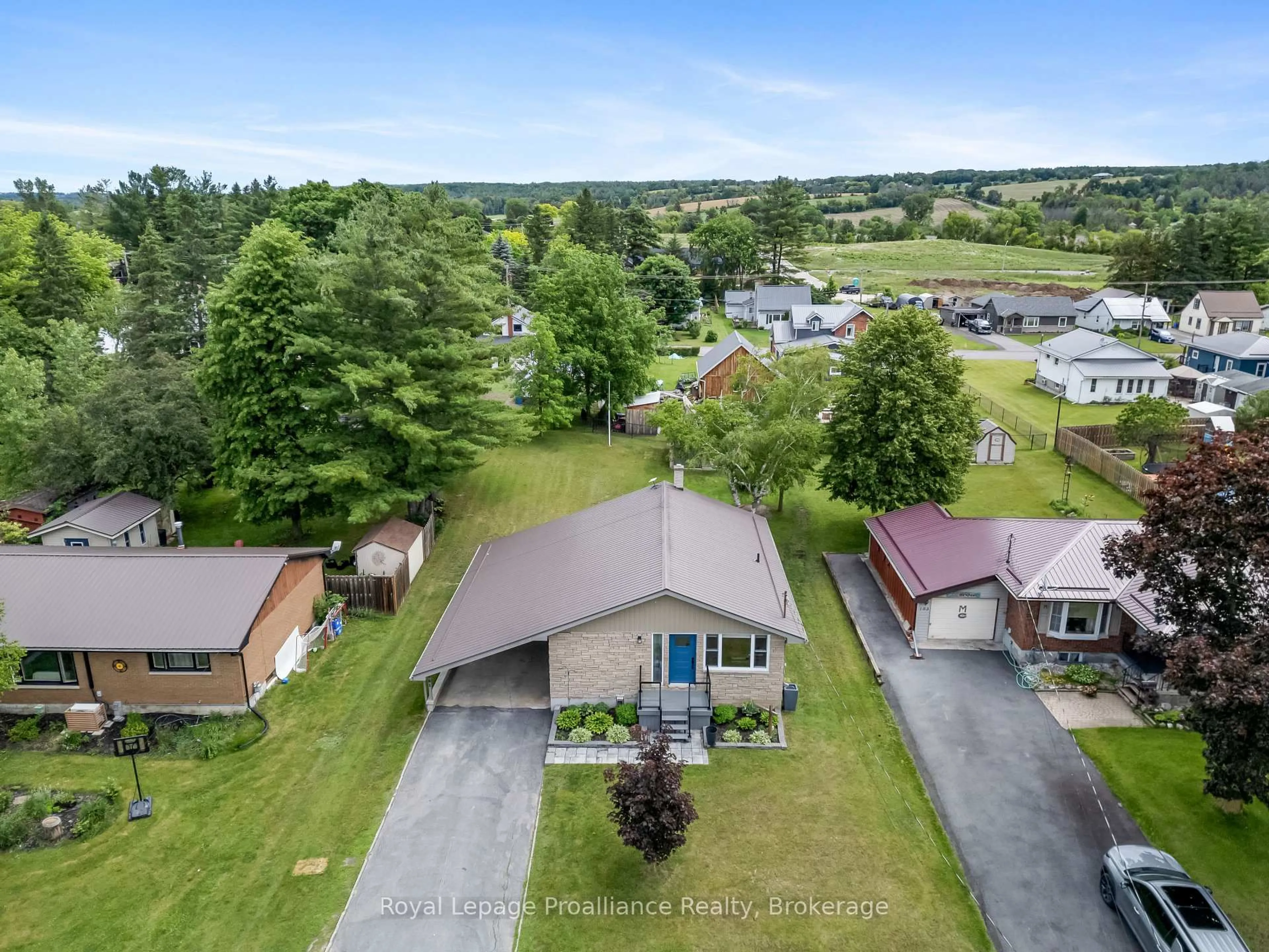 A pic from outside/outdoor area/front of a property/back of a property/a pic from drone, unknown for 161 Holly Dr, Stirling Ontario K0K 3E0