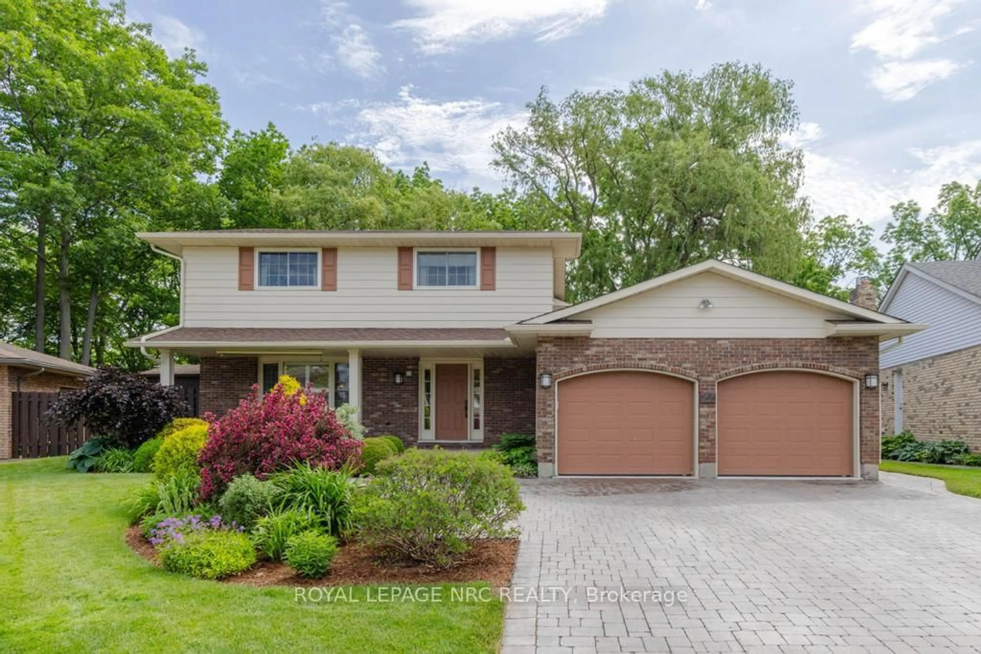 Home with brick exterior material, street for 22 Butler Cres, St. Catharines Ontario L2M 7B3