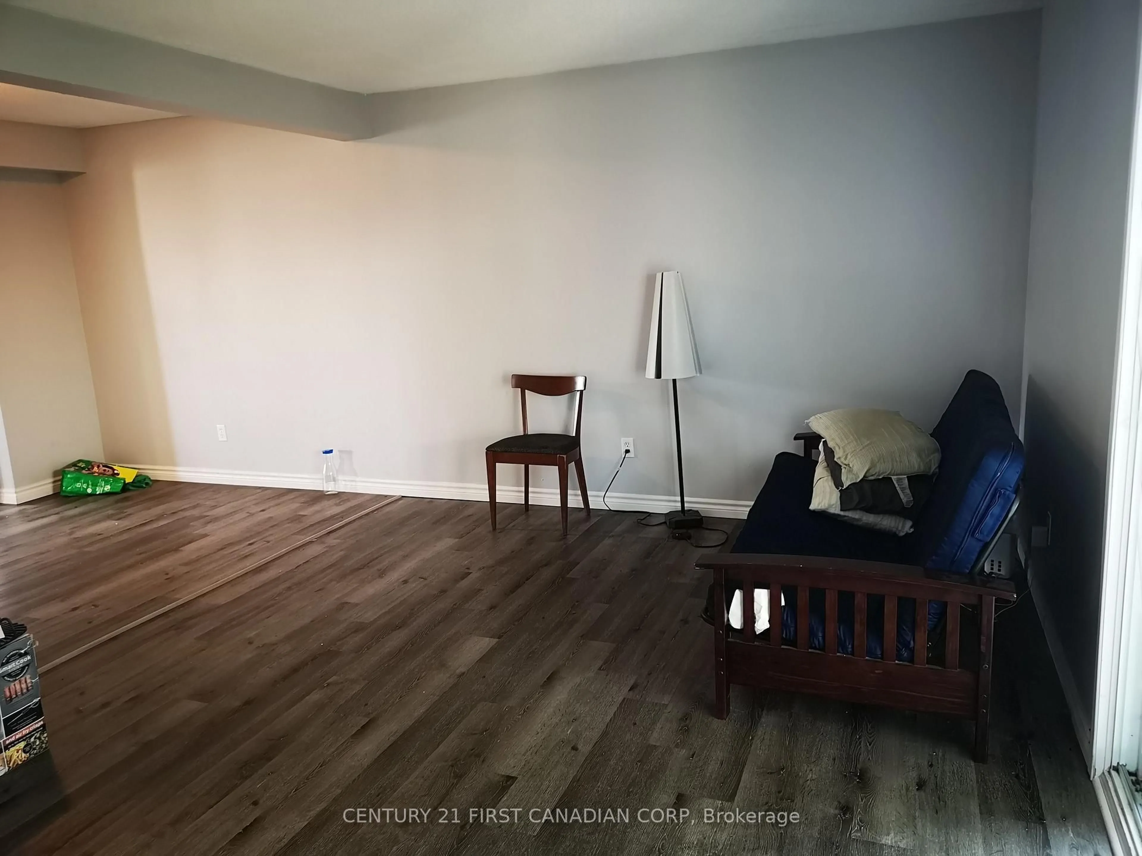 A pic of a room for 190 Fleming Dr #21, London East Ontario N5V 5B8