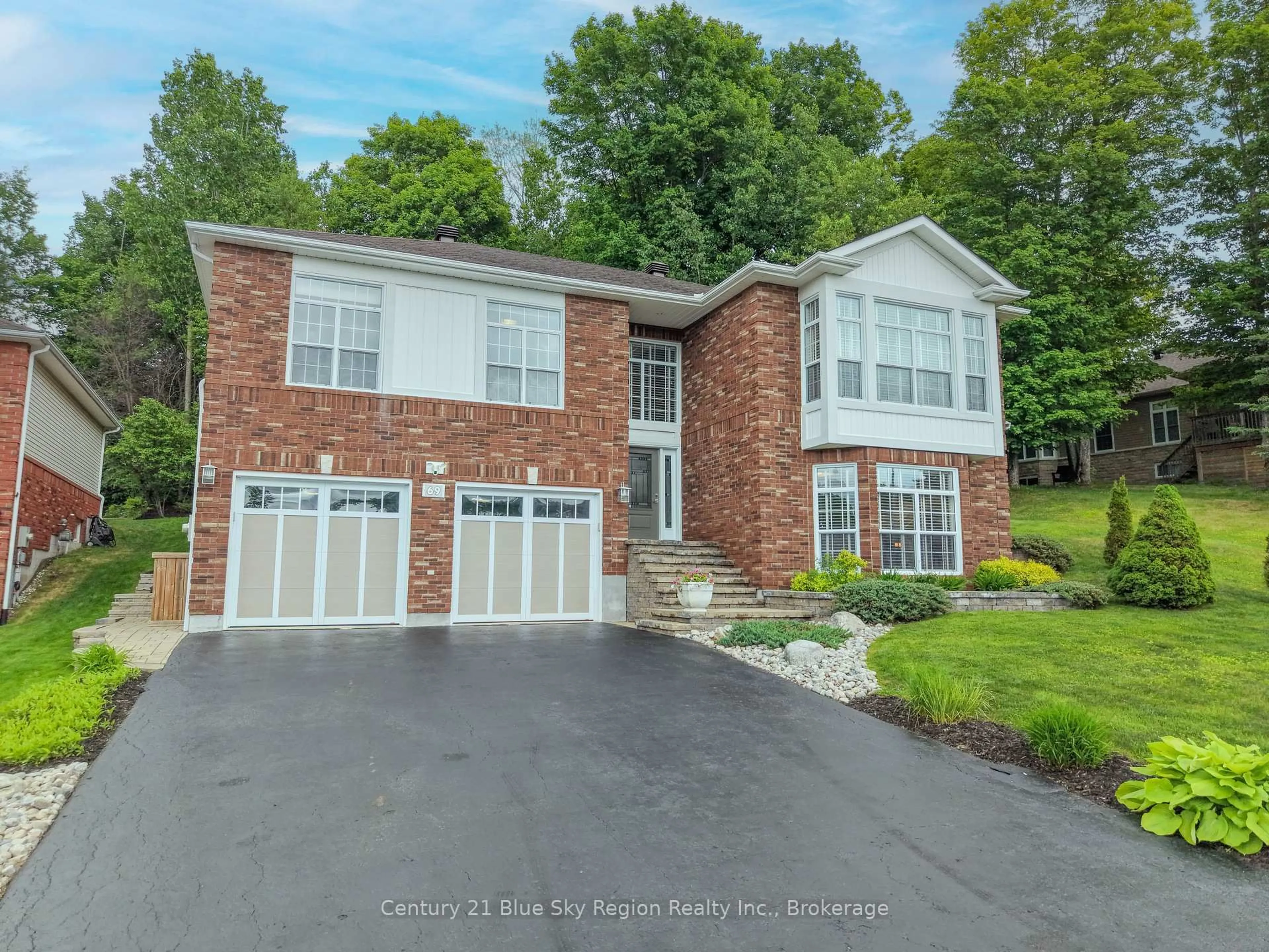 Home with brick exterior material, street for 69 Kenwood Hills Dr, North Bay Ontario P1C 1M3