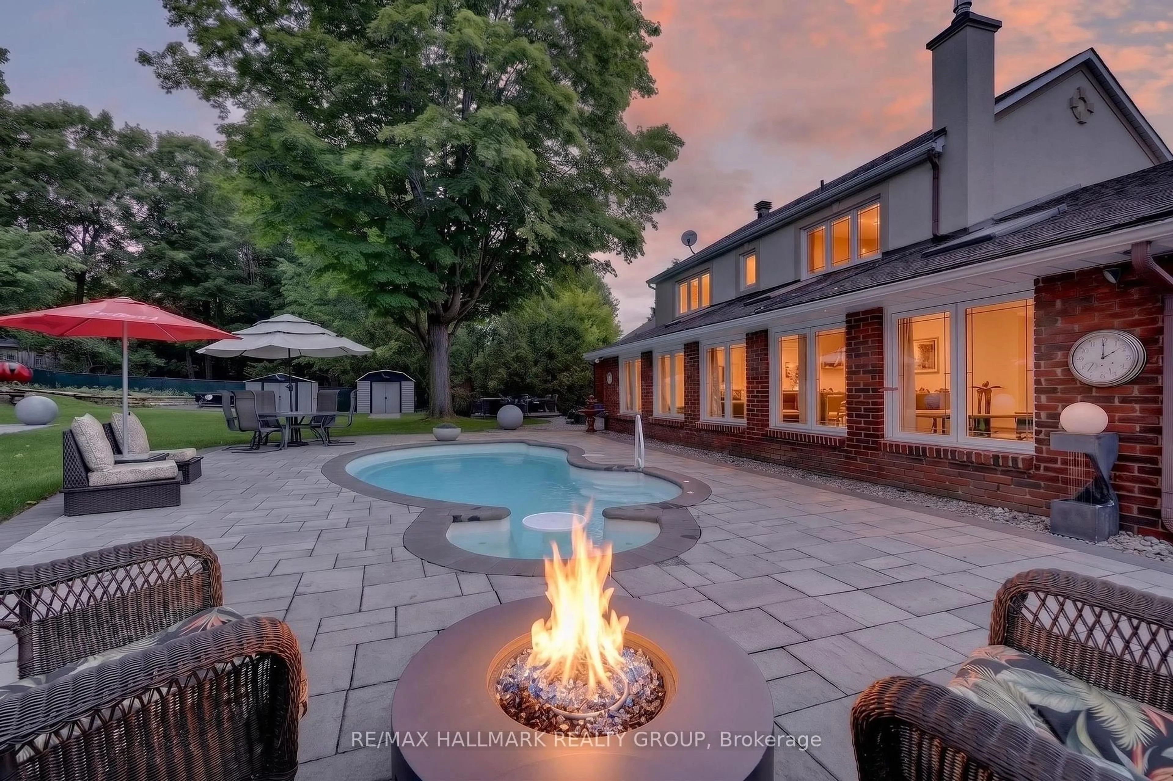 Patio, unknown for 1064 Moffatt Dr, Cumberland Ontario K4C 1B7