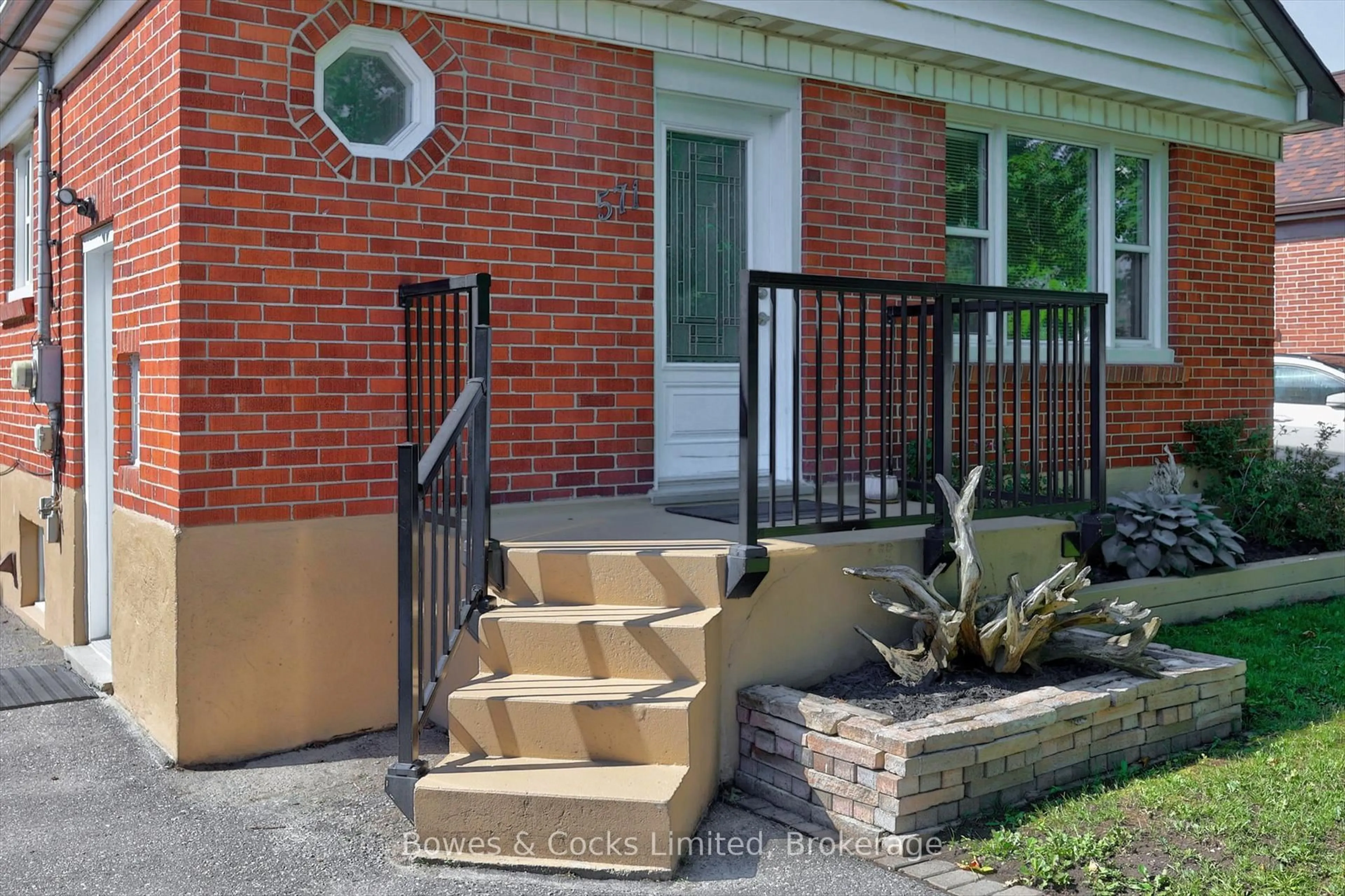 Unknown for 571 O'Connell Rd, Peterborough Ontario K9J 4E2