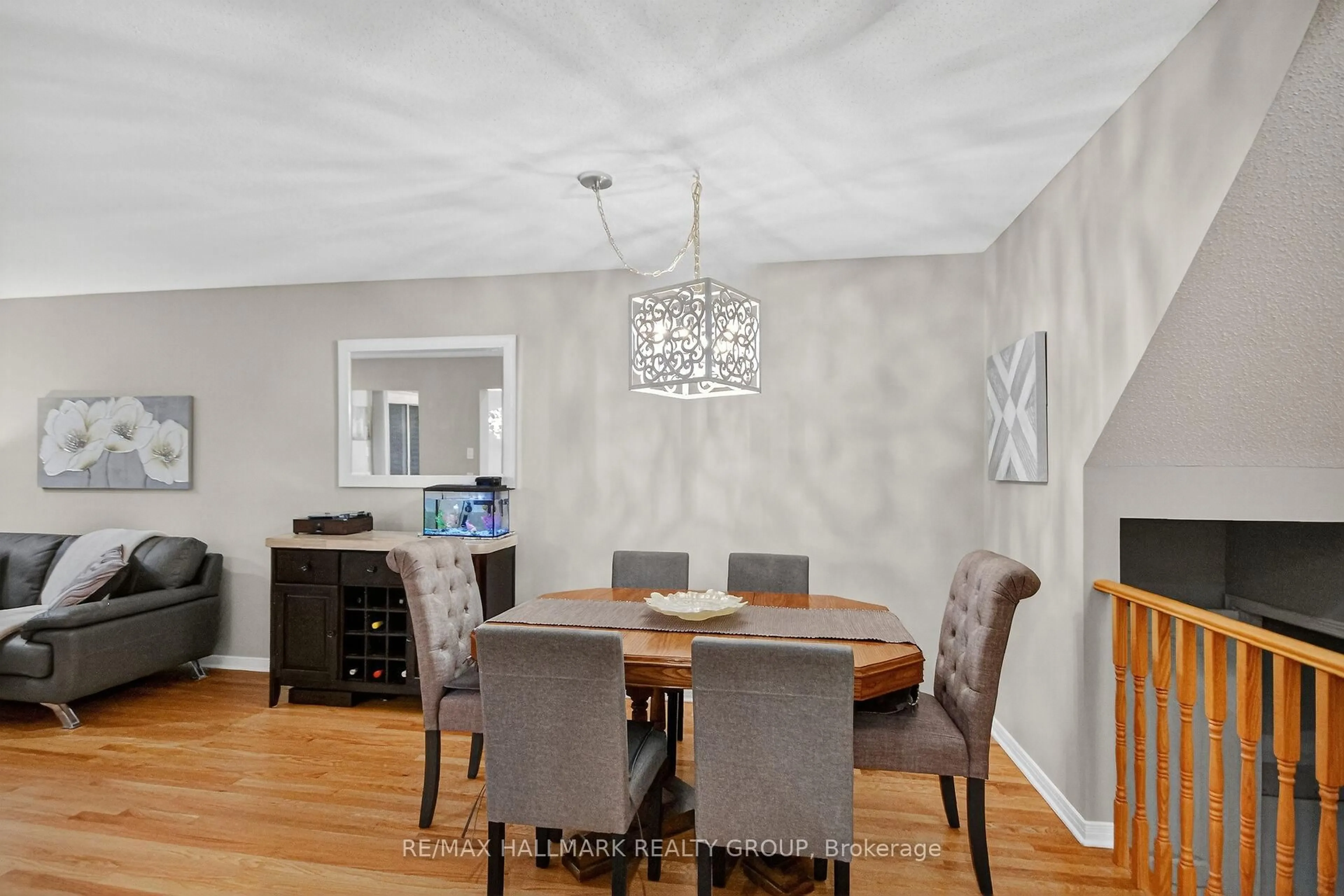Dining room, wood/laminate floor for 110 Hunter's Glen Cres, Ottawa Ontario K1T 3R1