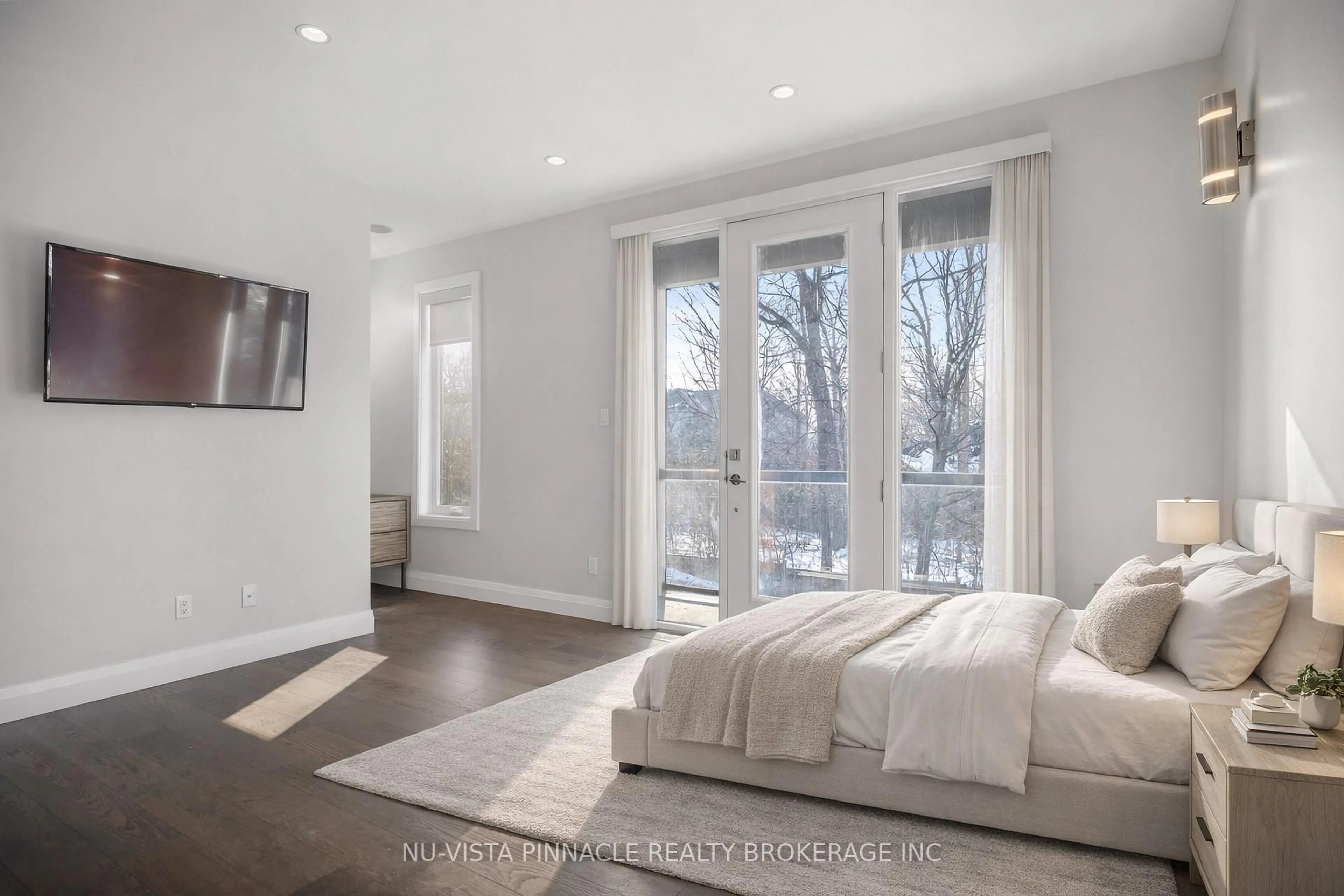 A pic of a room for 433 Hyde Park Rd #16, London North Ontario N6H 3R9