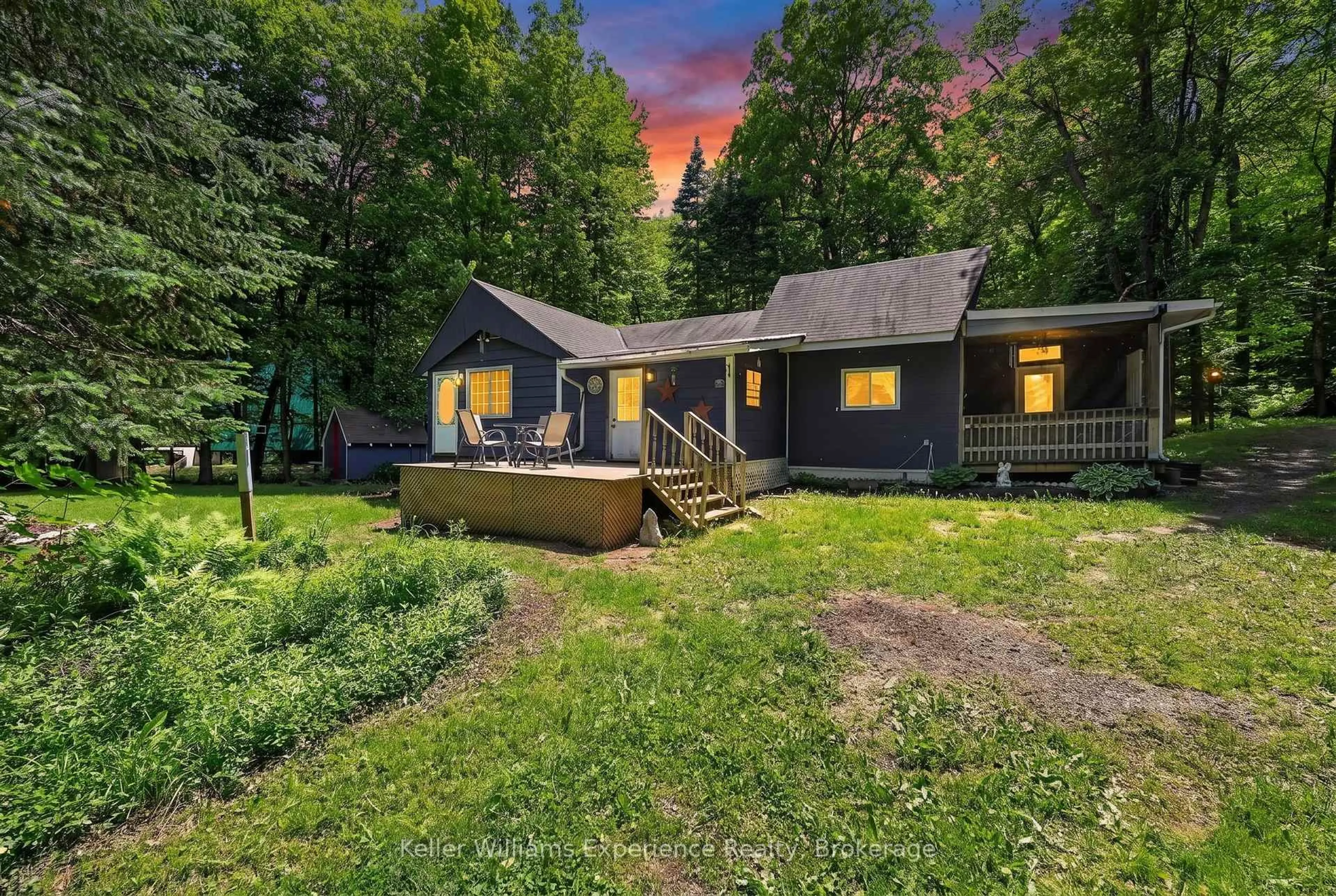 A pic from outside/outdoor area/front of a property/back of a property/a pic from drone, unknown for 1133 Sherwood Forest Rd, Bracebridge Ontario P1L 1X3