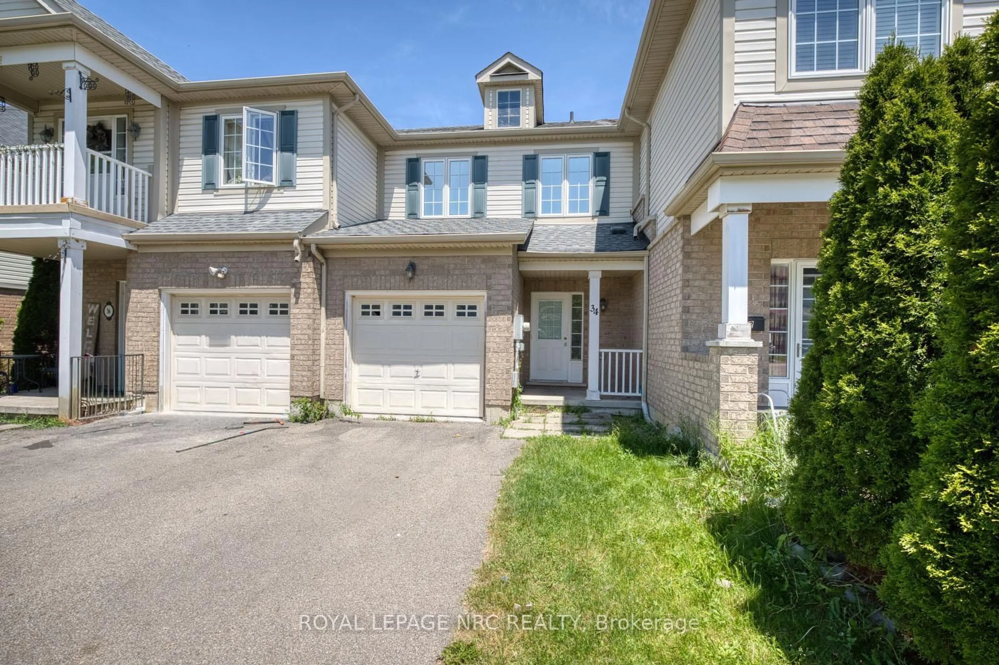 A pic from outside/outdoor area/front of a property/back of a property/a pic from drone, street for 34 Chloe St, St. Catharines Ontario L2P 0A5
