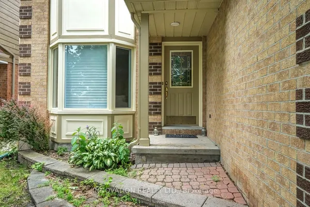 111 Beechfern Dr, Stittsville 3