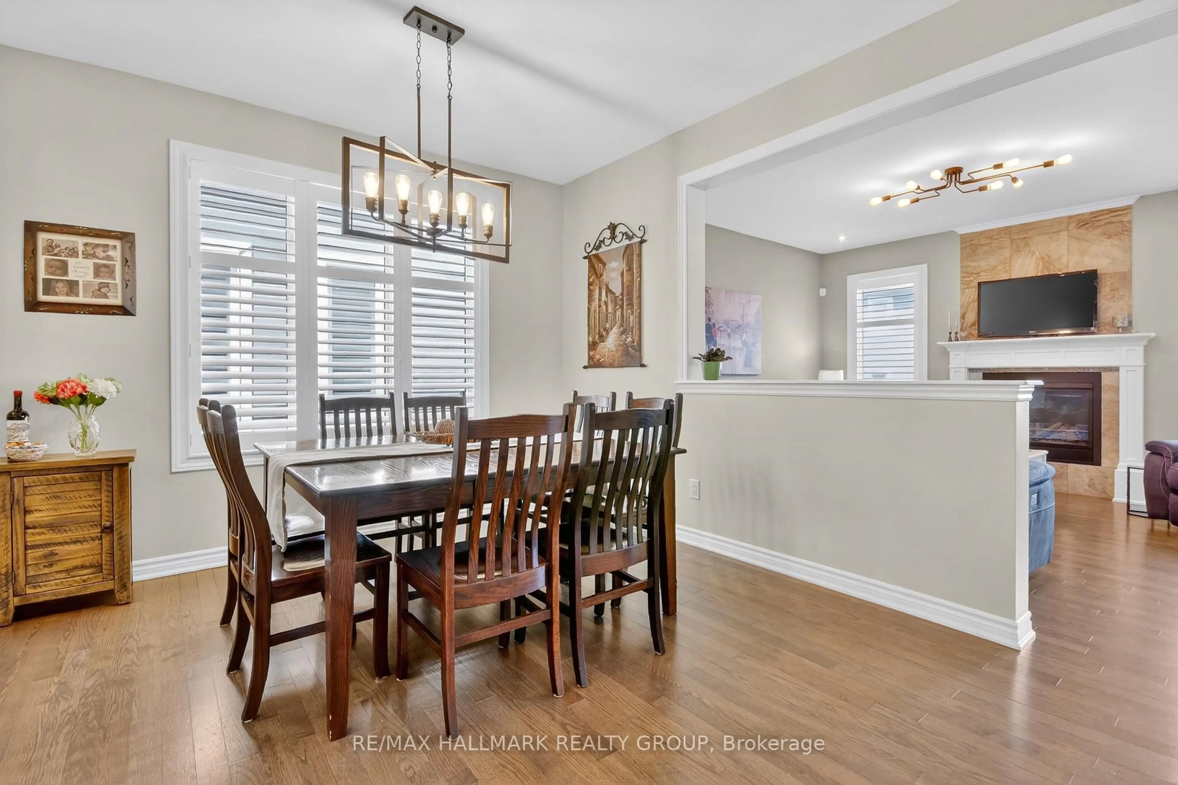 Dining room, unknown for 33 SUMMITVIEW Dr, Ottawa Ontario K2M 2V9