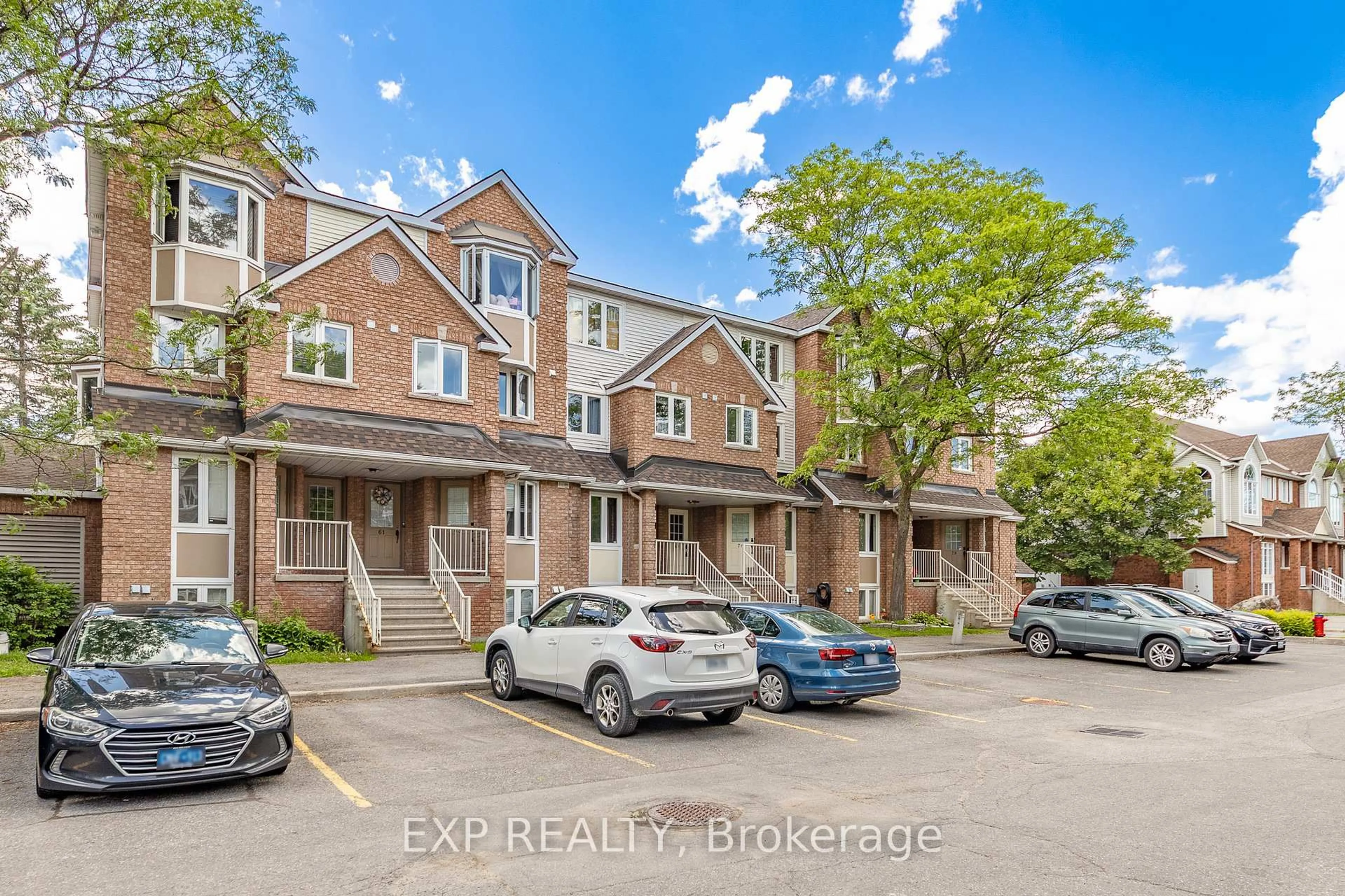 A pic from outside/outdoor area/front of a property/back of a property/a pic from drone, street for 69 Briston Private, Ottawa Ontario K1G 5P8
