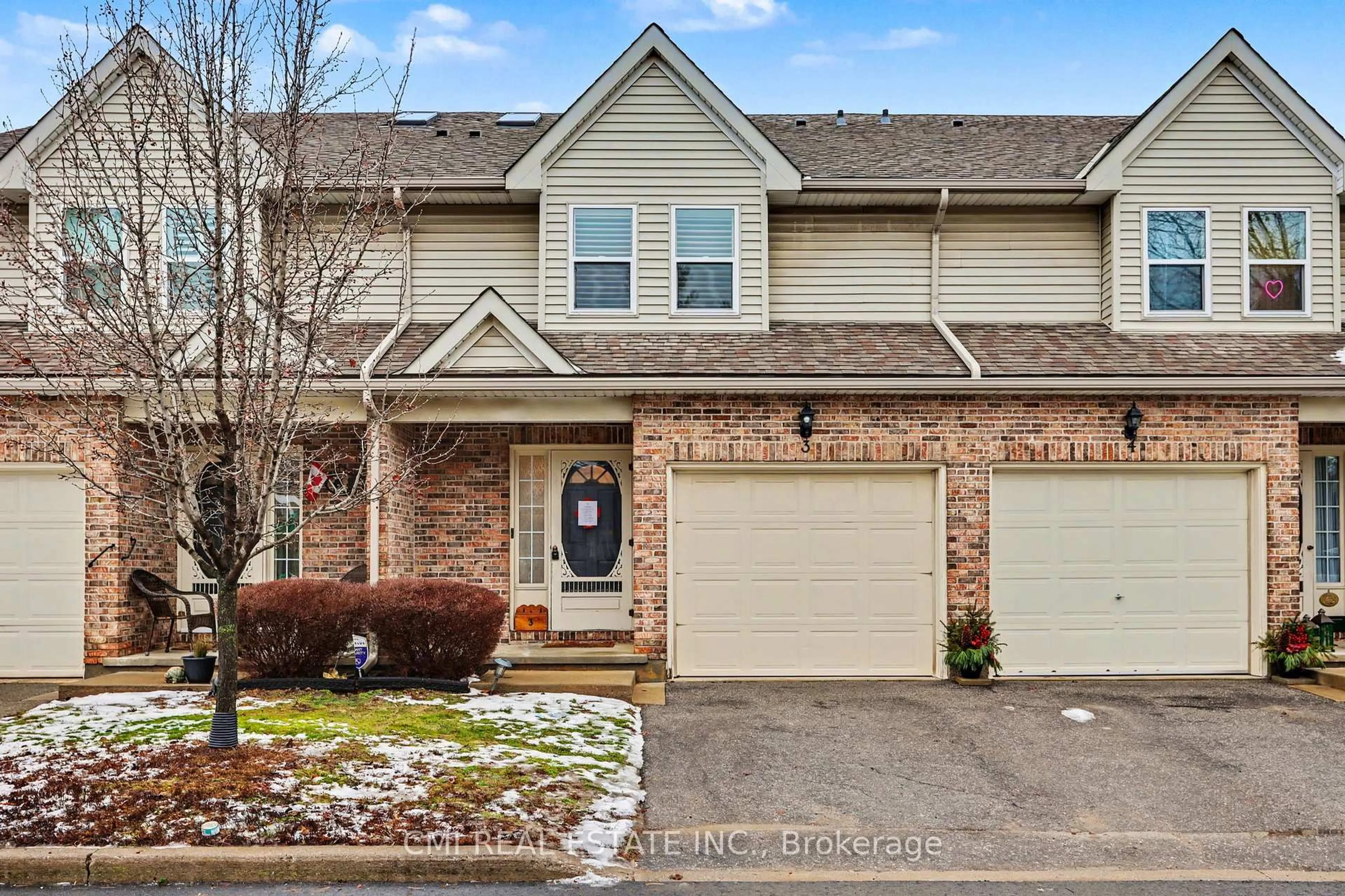 Home with brick exterior material, street for 5070 DRUMMOND Rd #3, Niagara Falls Ontario L2E 6E4