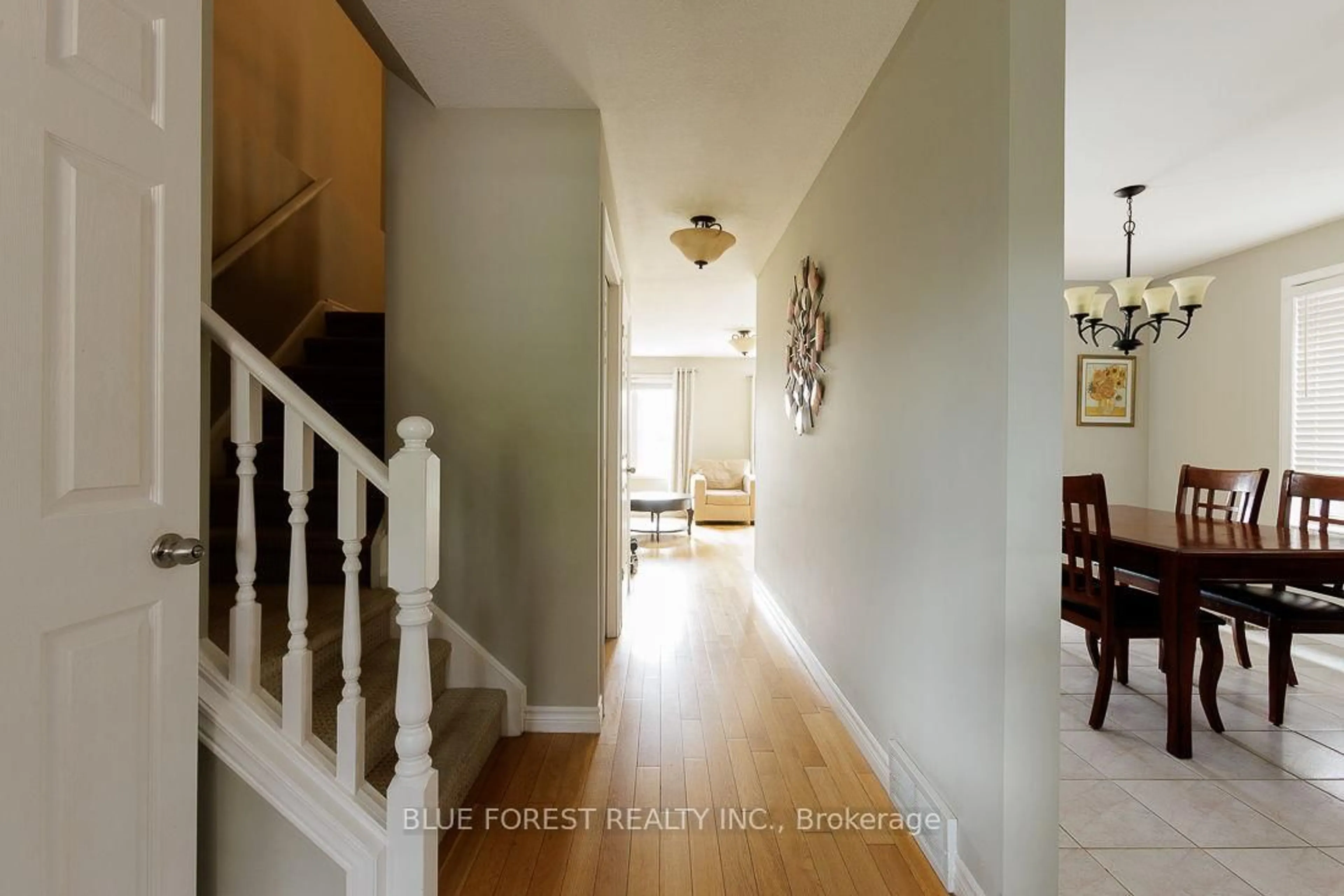 Indoor foyer for 163 Emerald Rd, London South Ontario N6M 1J3