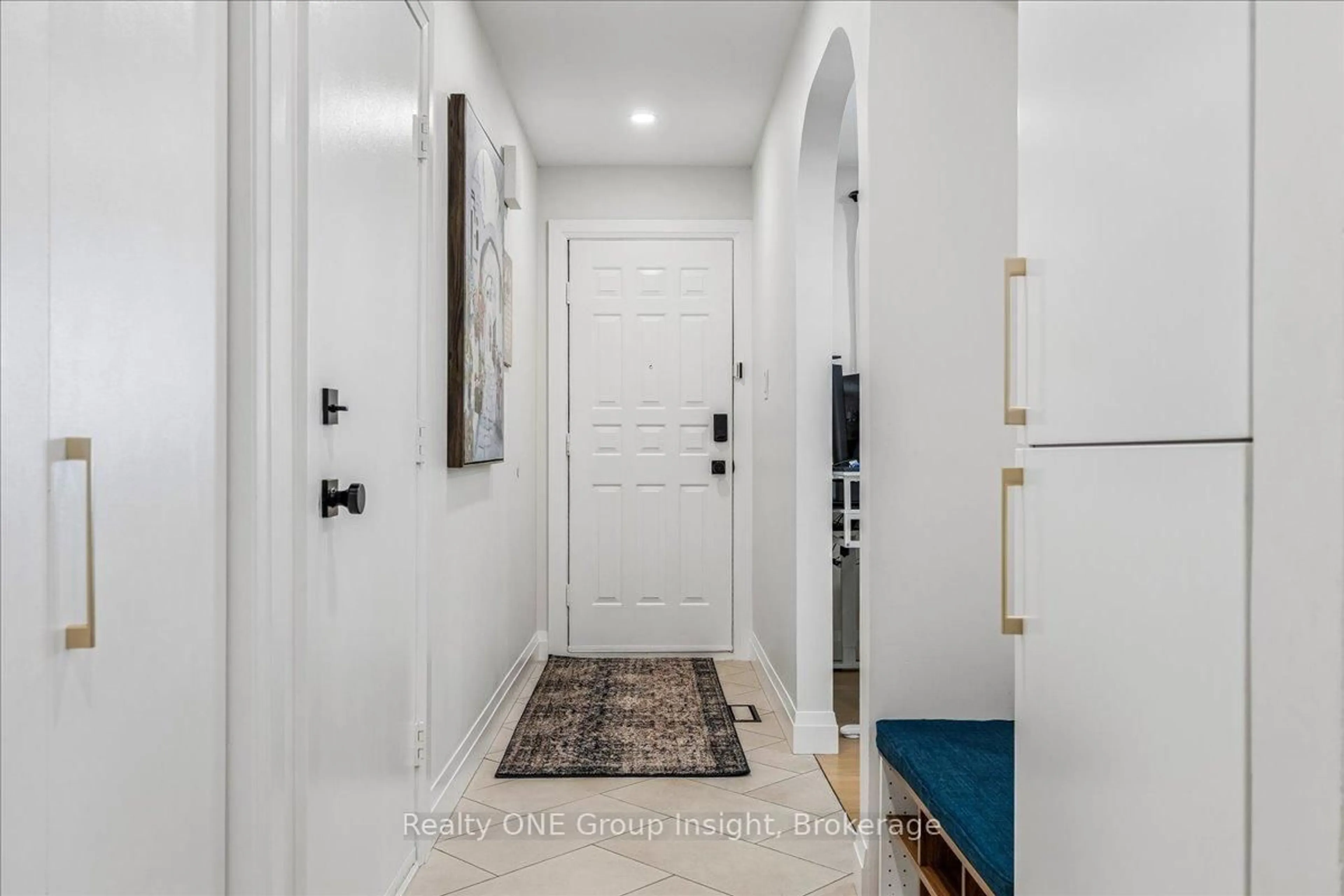 Indoor entryway for 13 Salina Pl, Hamilton Ontario L8G 4L4