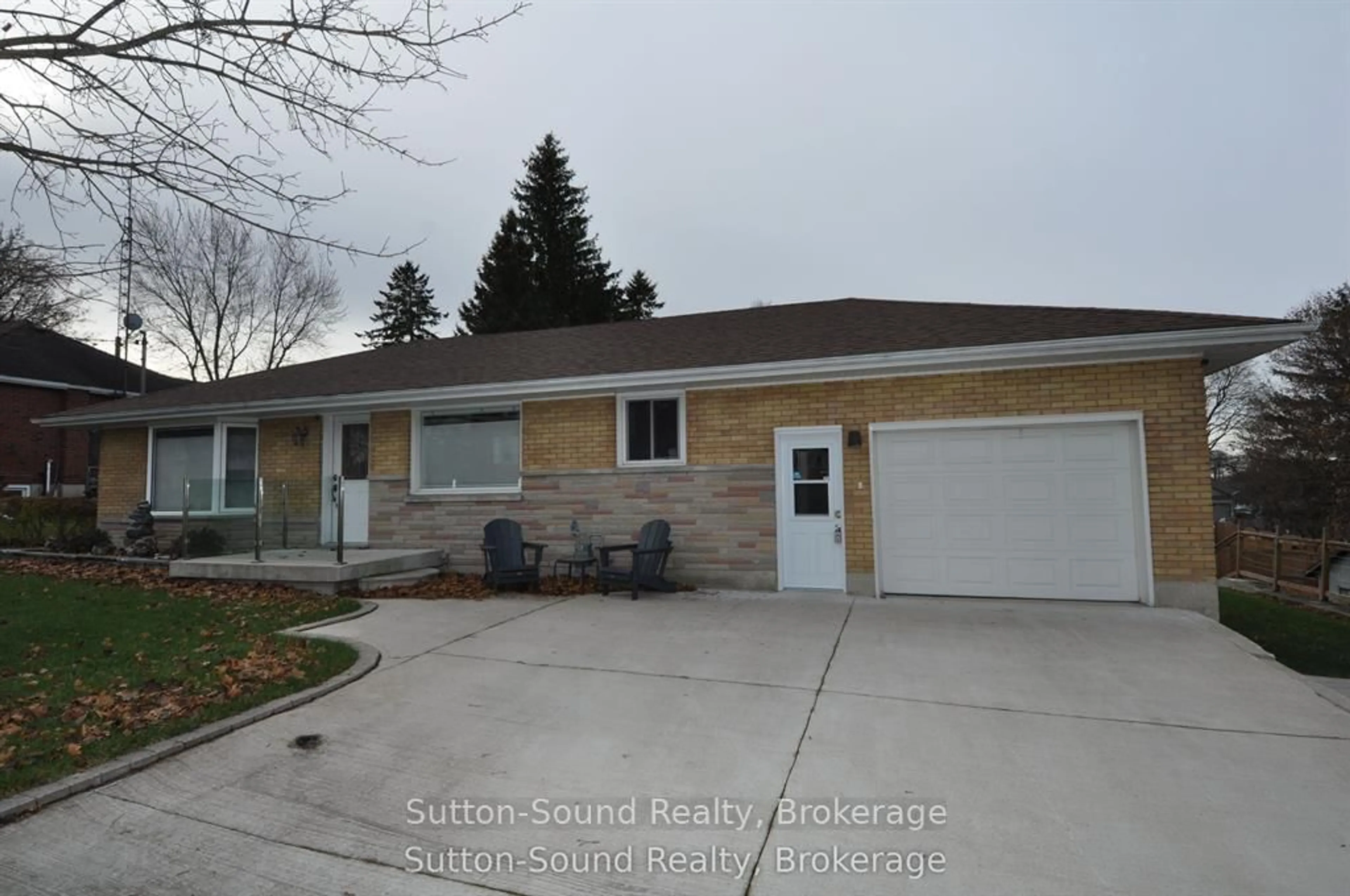 Unknown for 10 Brownlee St, South Bruce Ontario N0G 2S0