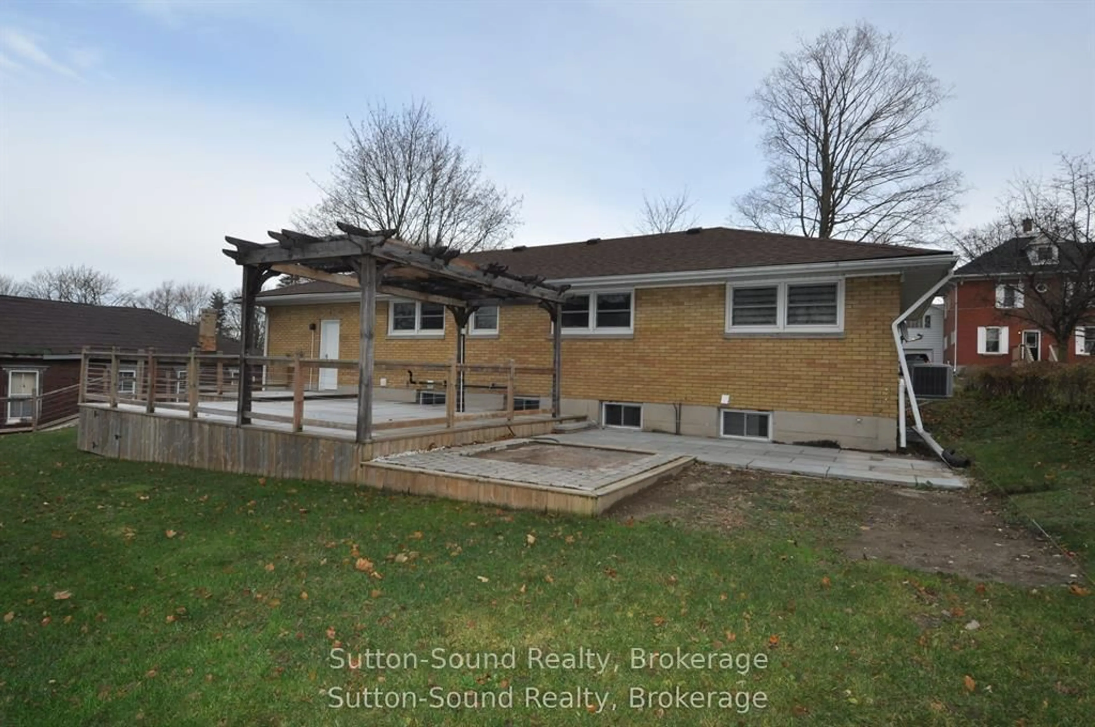 A pic from outside/outdoor area/front of a property/back of a property/a pic from drone, building for 10 Brownlee St, South Bruce Ontario N0G 2S0