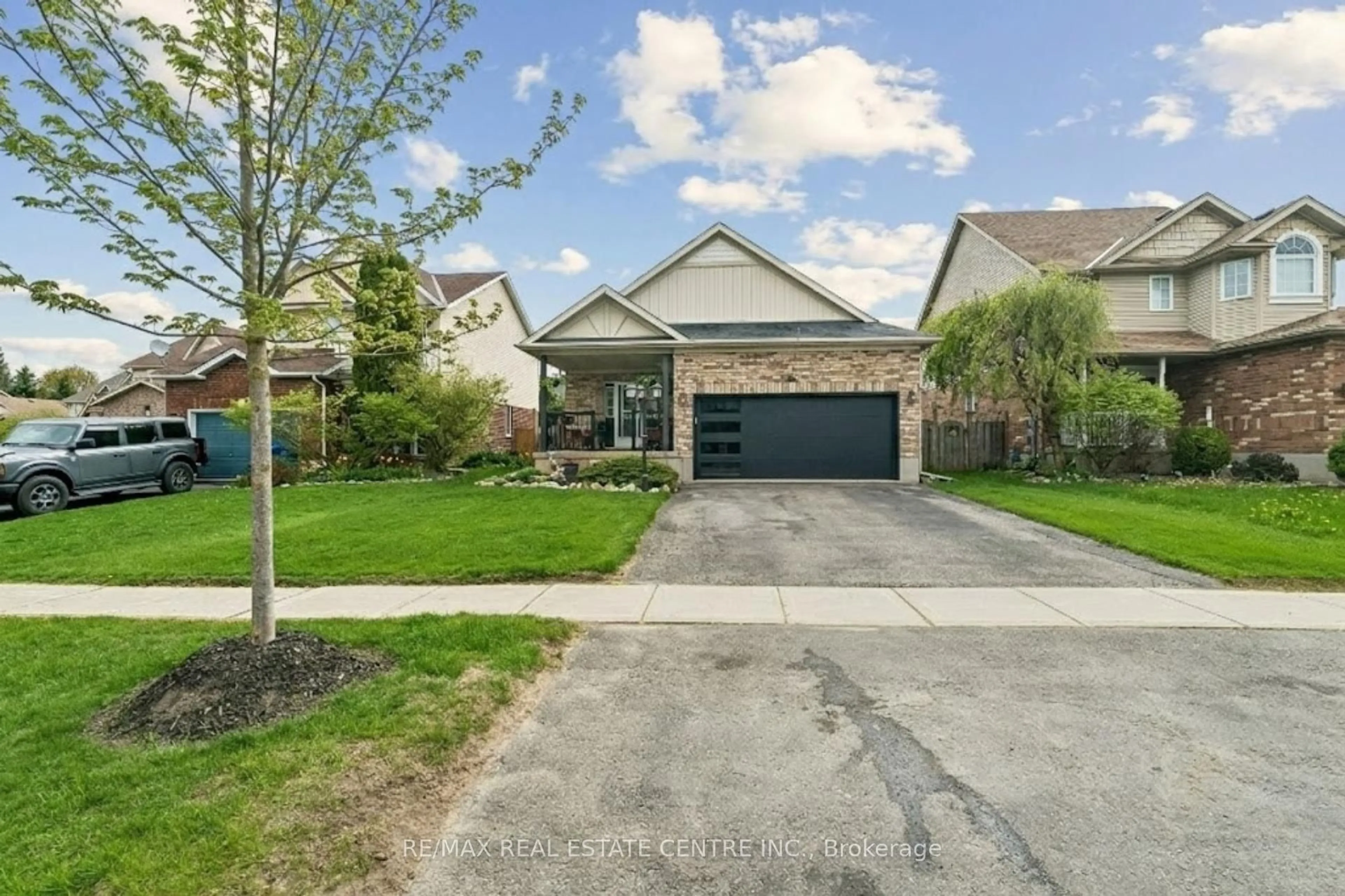 Unknown for 704 Russel Crt, Shelburne Ontario L9V 3P4