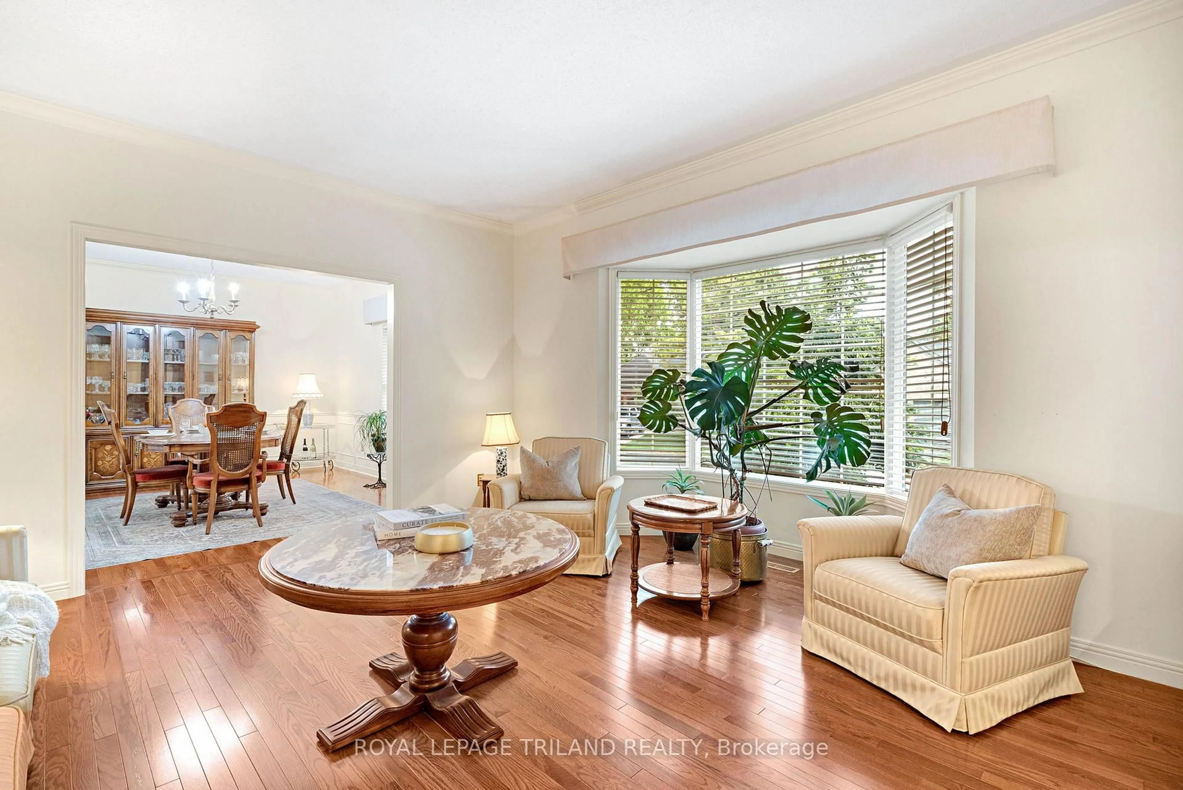 Living room with furniture, unknown for 11 Tallwood Circ, London North Ontario N5X 2S1