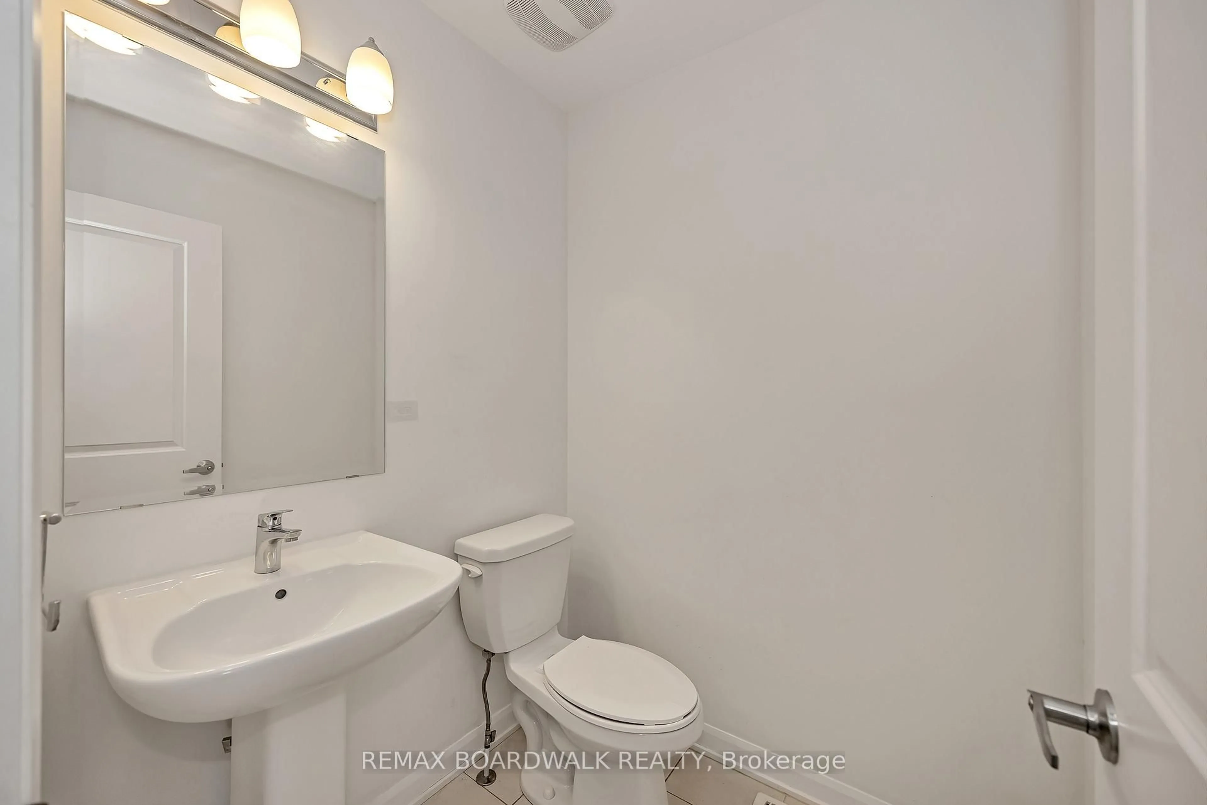 Standard bathroom, unknown for 2063 Caltra Cres, Barrhaven Ontario K2V 6V4