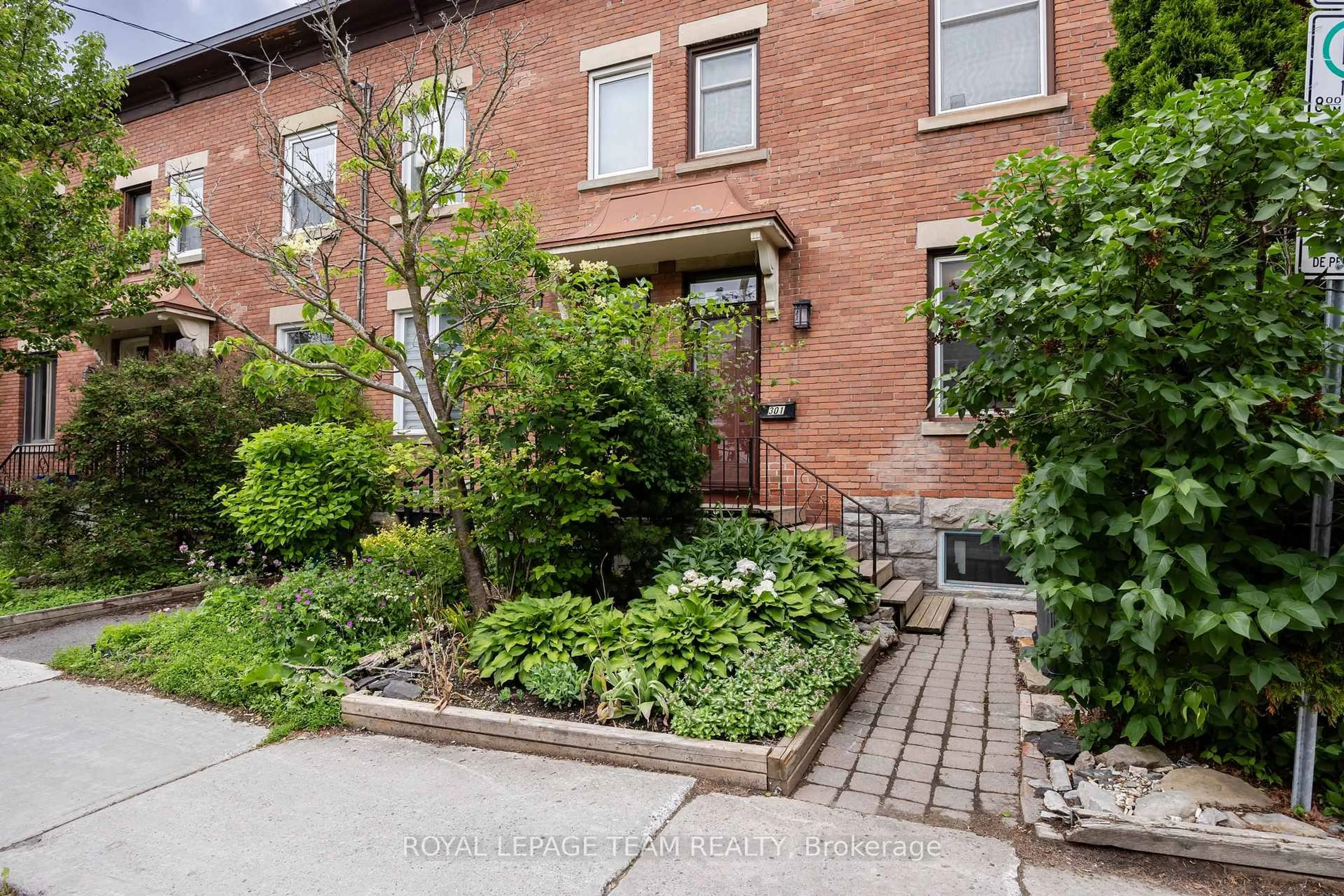 Unknown for 301 Somerset St, Ottawa Ontario K1N 6V9