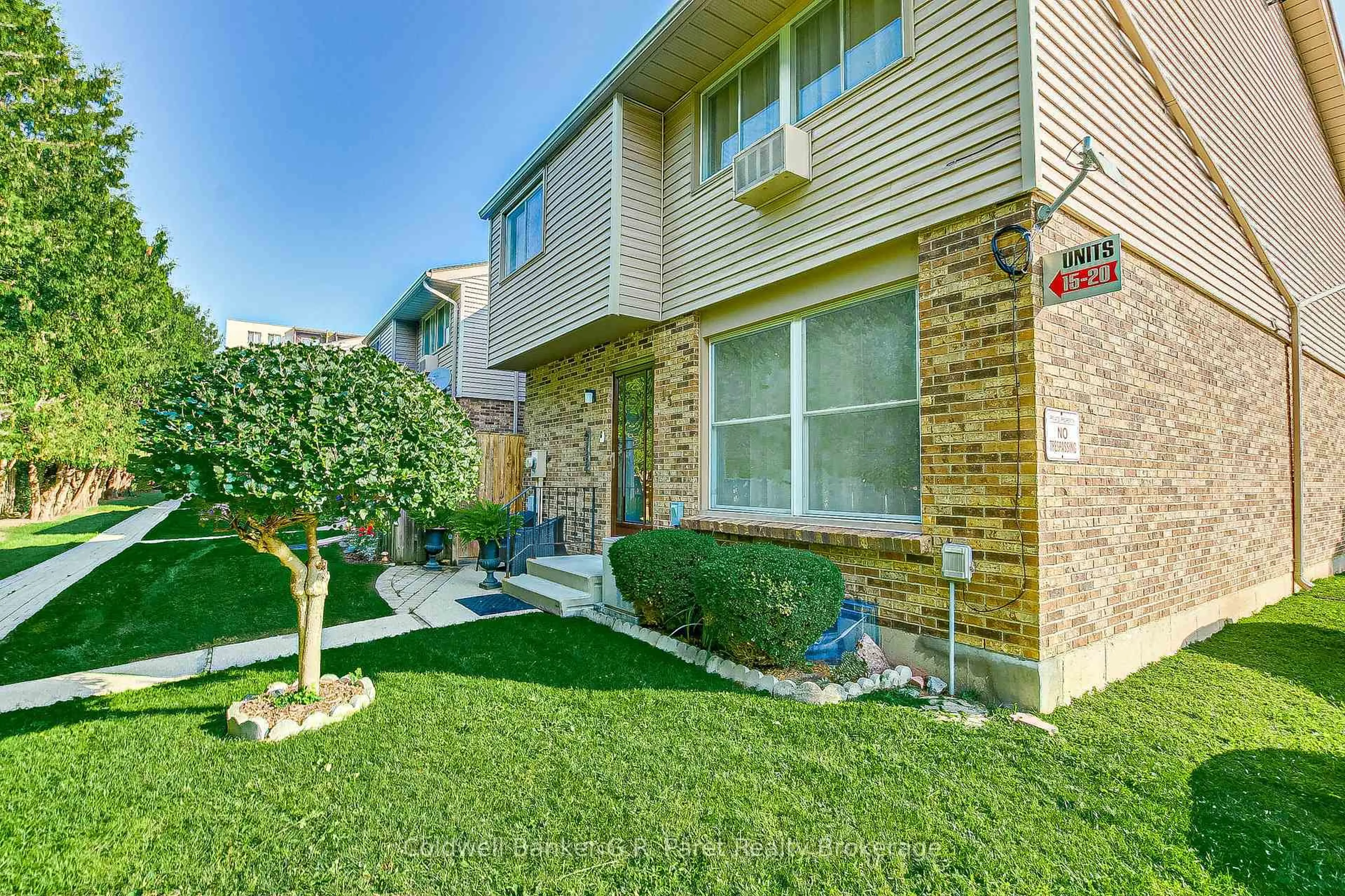 Patio, street for 1 Lamer's Crt #15, Tillsonburg Ontario N4G 4T6