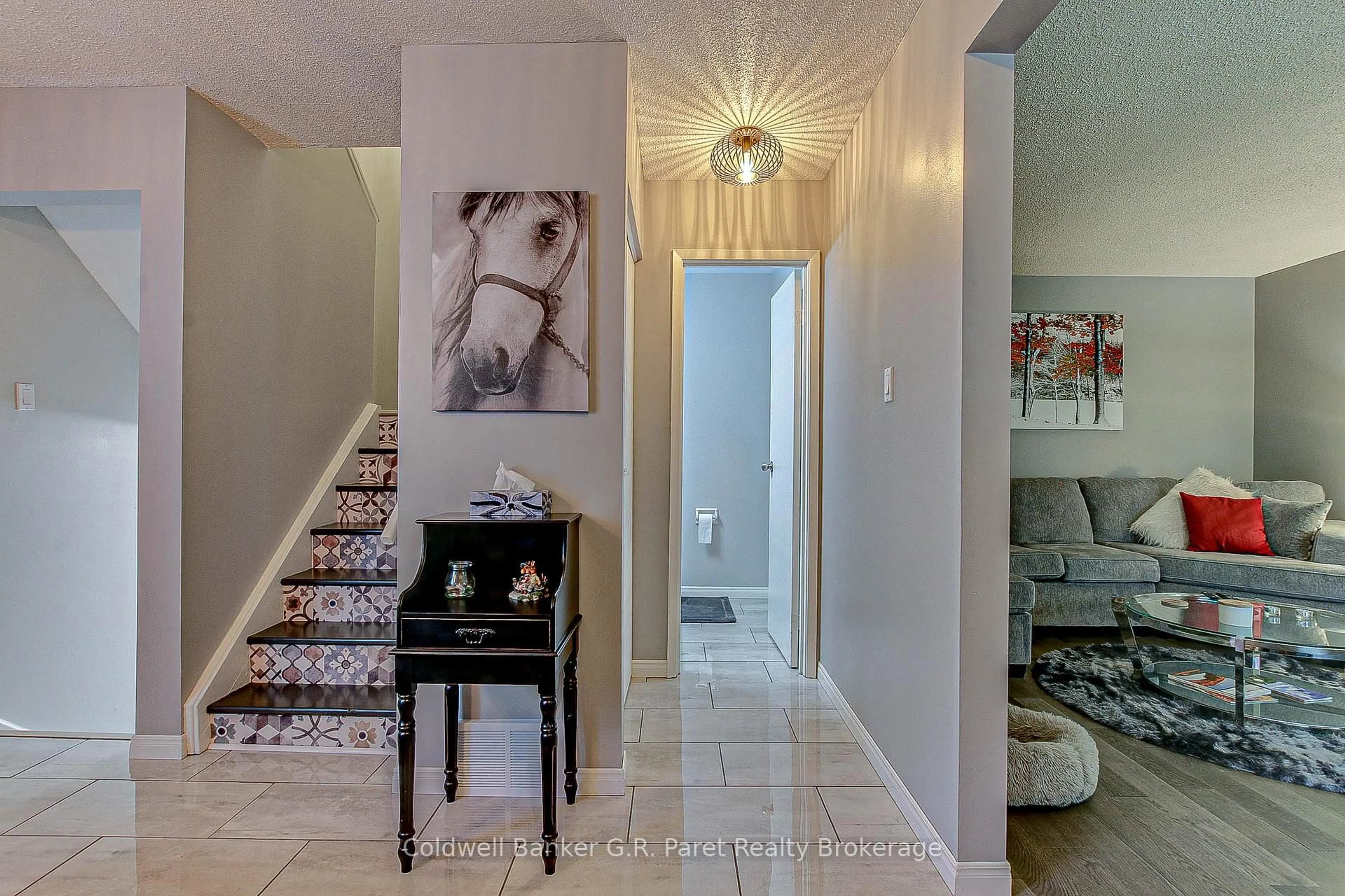 Indoor entryway for 1 Lamer's Crt #15, Tillsonburg Ontario N4G 4T6