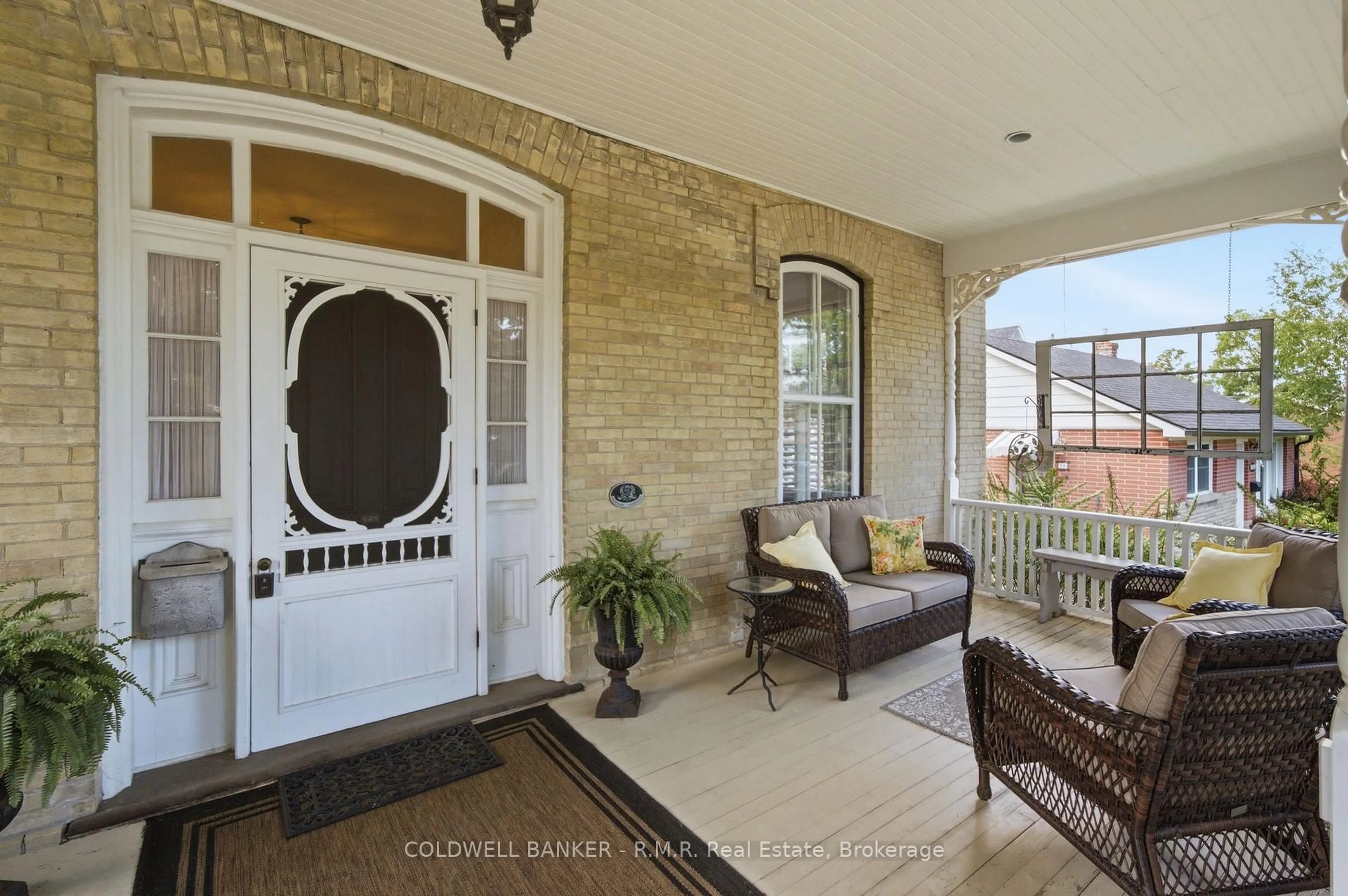 Indoor entryway for 22 Elgin St, Kawartha Lakes Ontario K9V 3W1