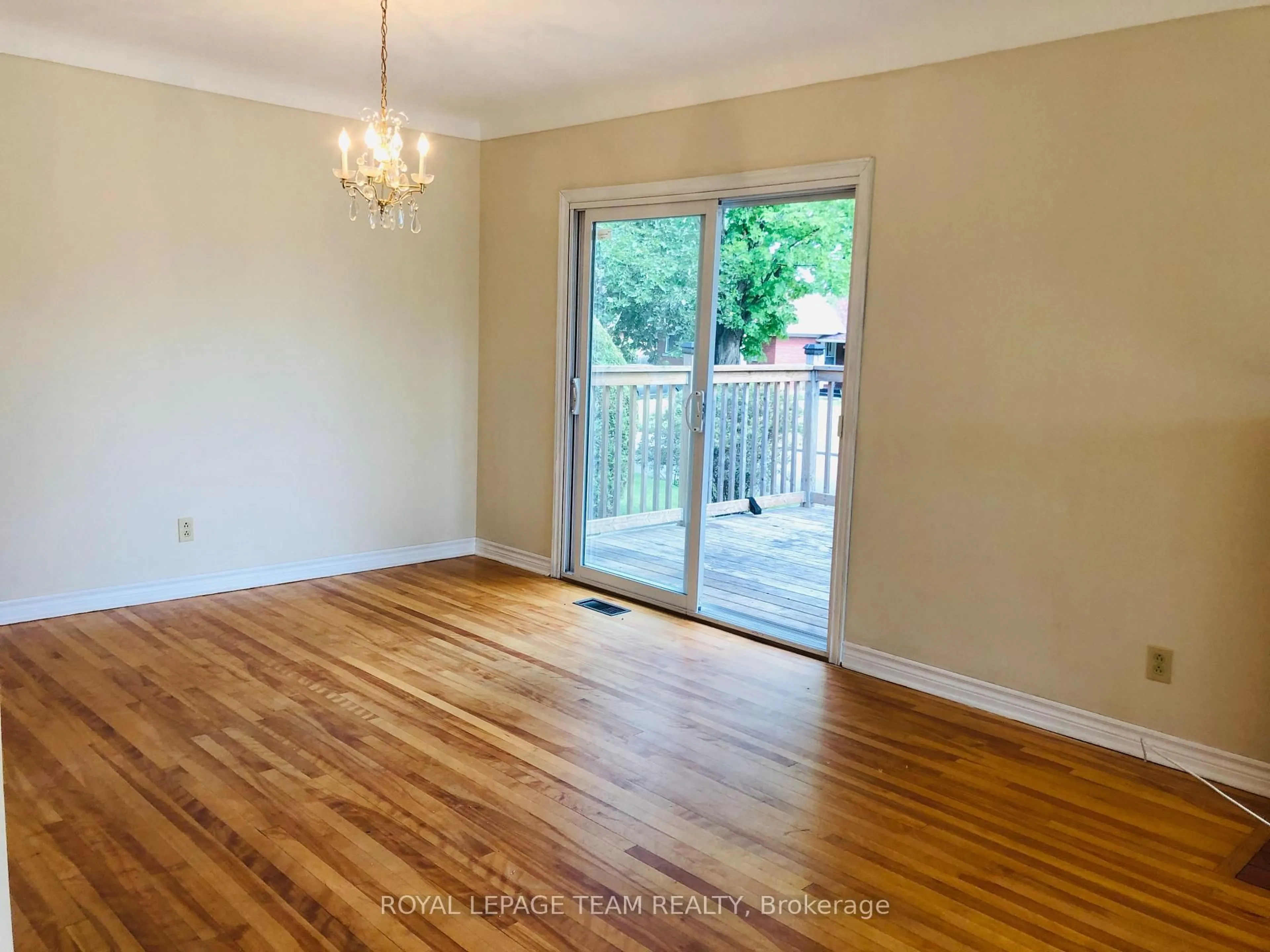 A pic of a room for 1627 CHAUCER Ave #1 & 2, Ottawa Ontario K1G 0R7