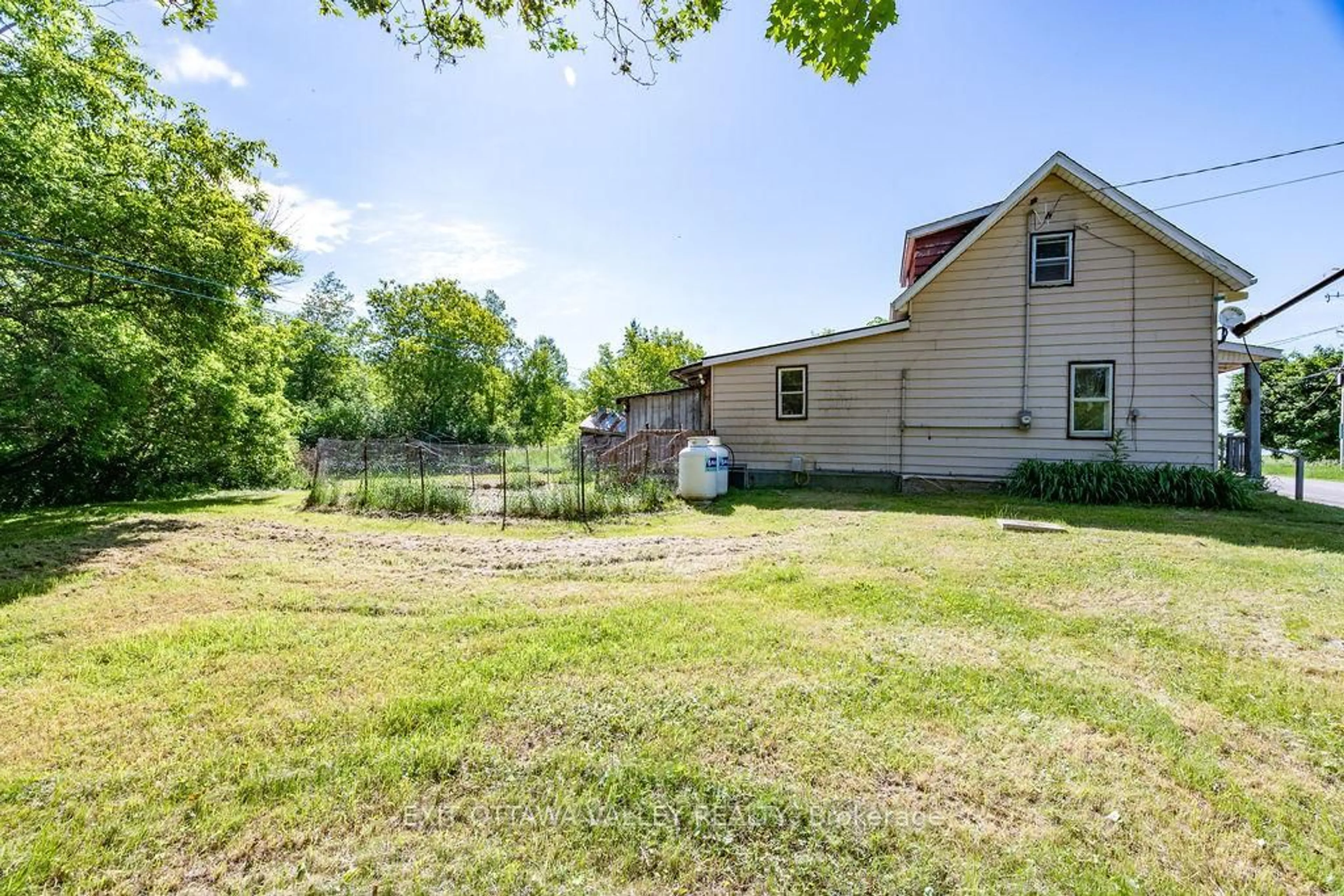 A pic from outside/outdoor area/front of a property/back of a property/a pic from drone, unknown for 2113 Foresters Falls Rd, Foresters Falls Ontario K0J 1V0