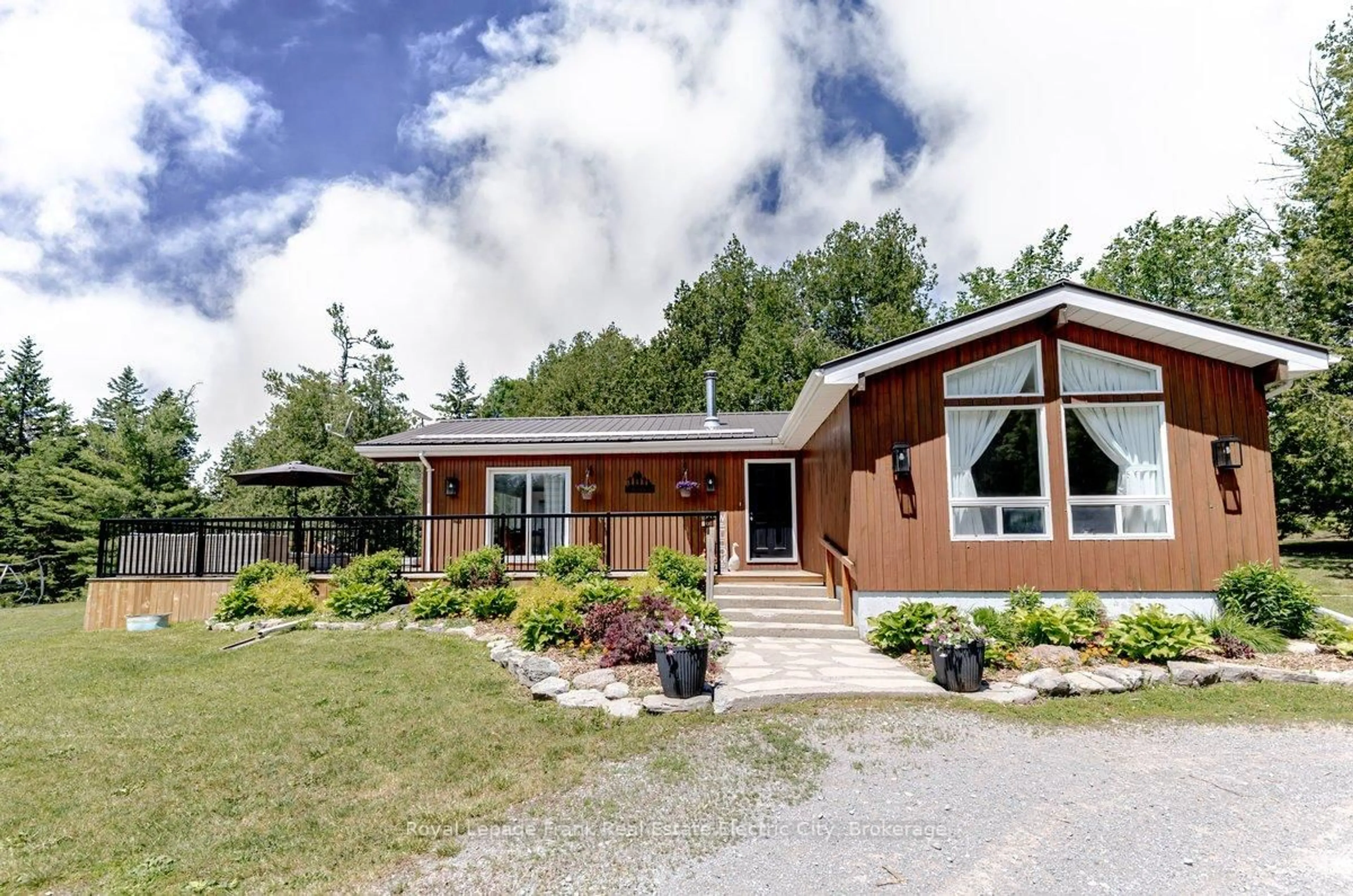Home with vinyl exterior material, unknown for 1430 Drysdale Rd, Asphodel-Norwood Ontario K0L 2V0